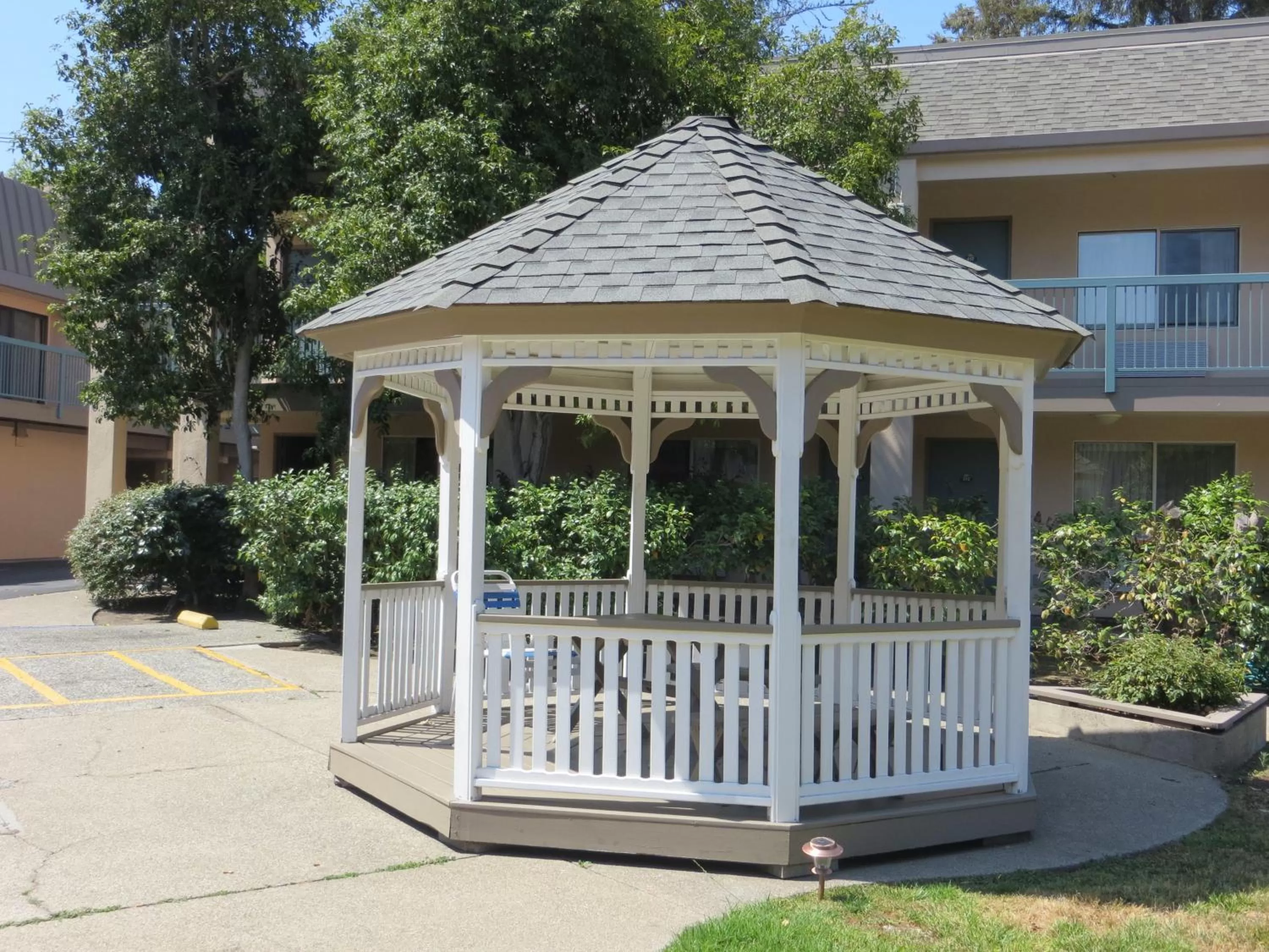 Patio in Days Inn by Wyndham Redwood City