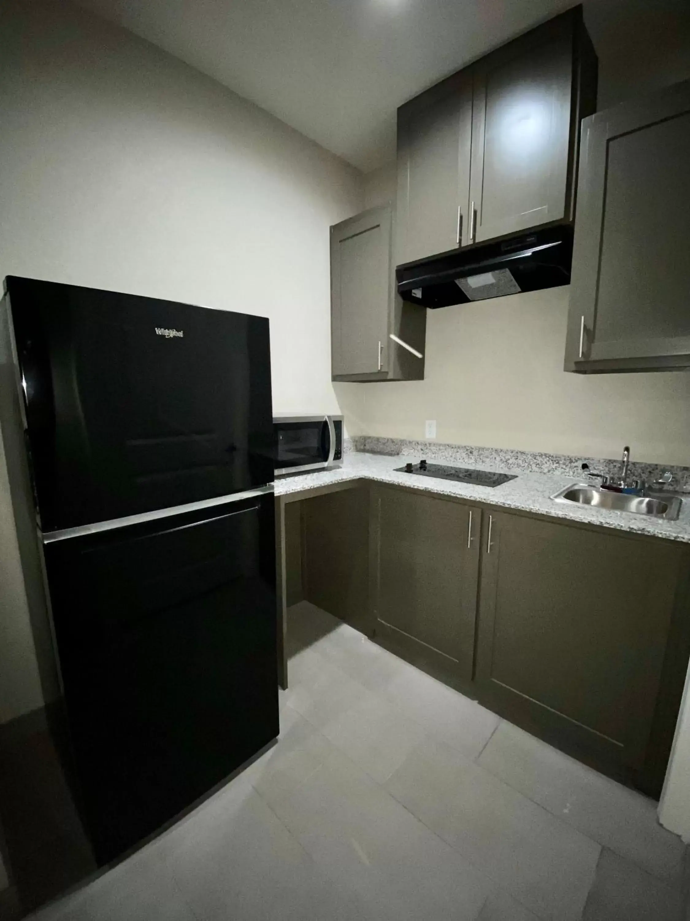 Kitchen or kitchenette, Kitchen/Kitchenette in SureStay Plus Hotel by Best Western Ada