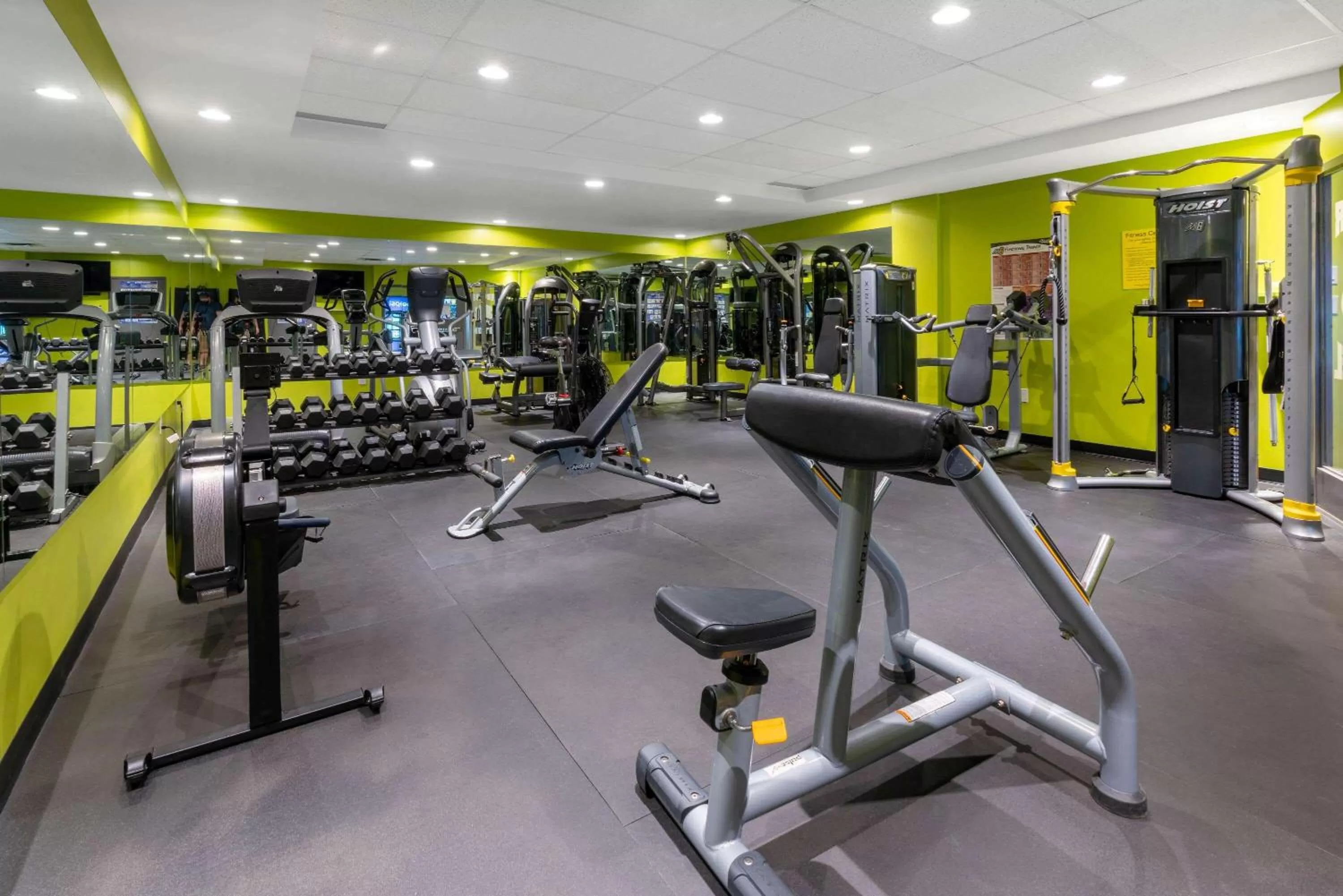 Fitness centre/facilities in Super 8 by Wyndham Winnipeg West