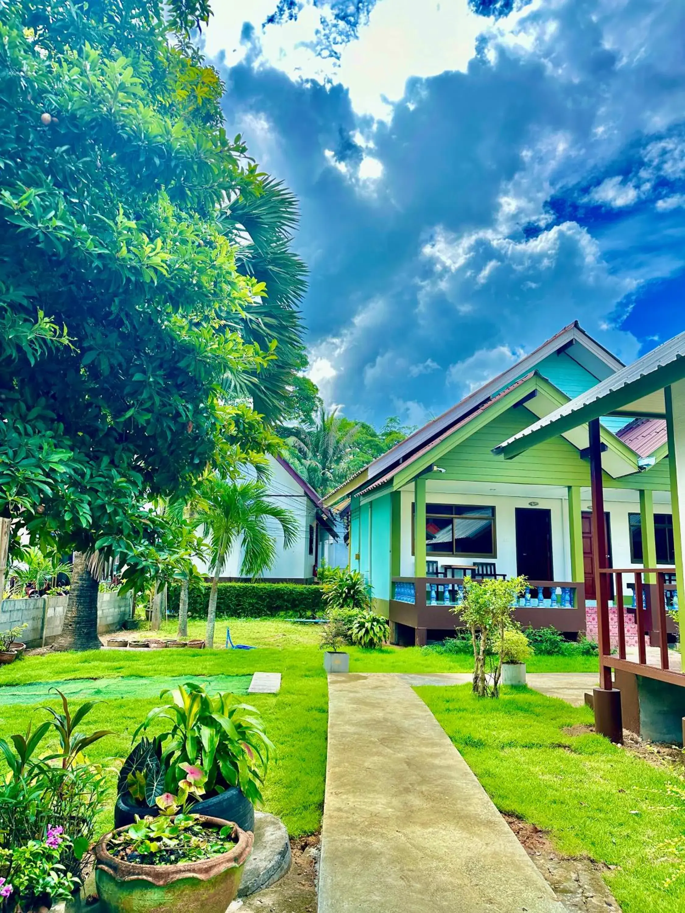 Garden, Property Building in Lanta L.D. Beach Bungalow