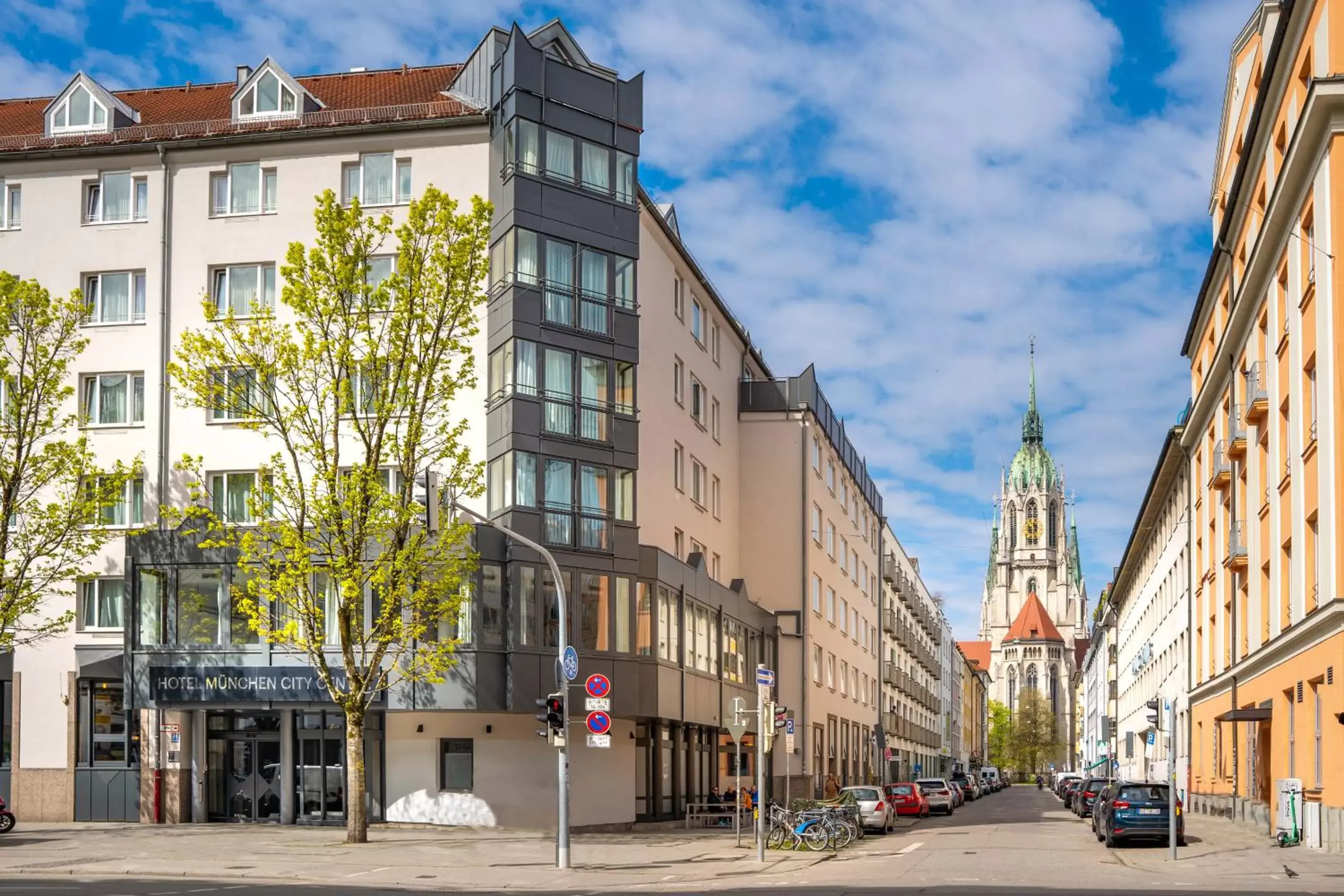 Property building, Neighborhood in Hotel München City Center affiliated by Meliá