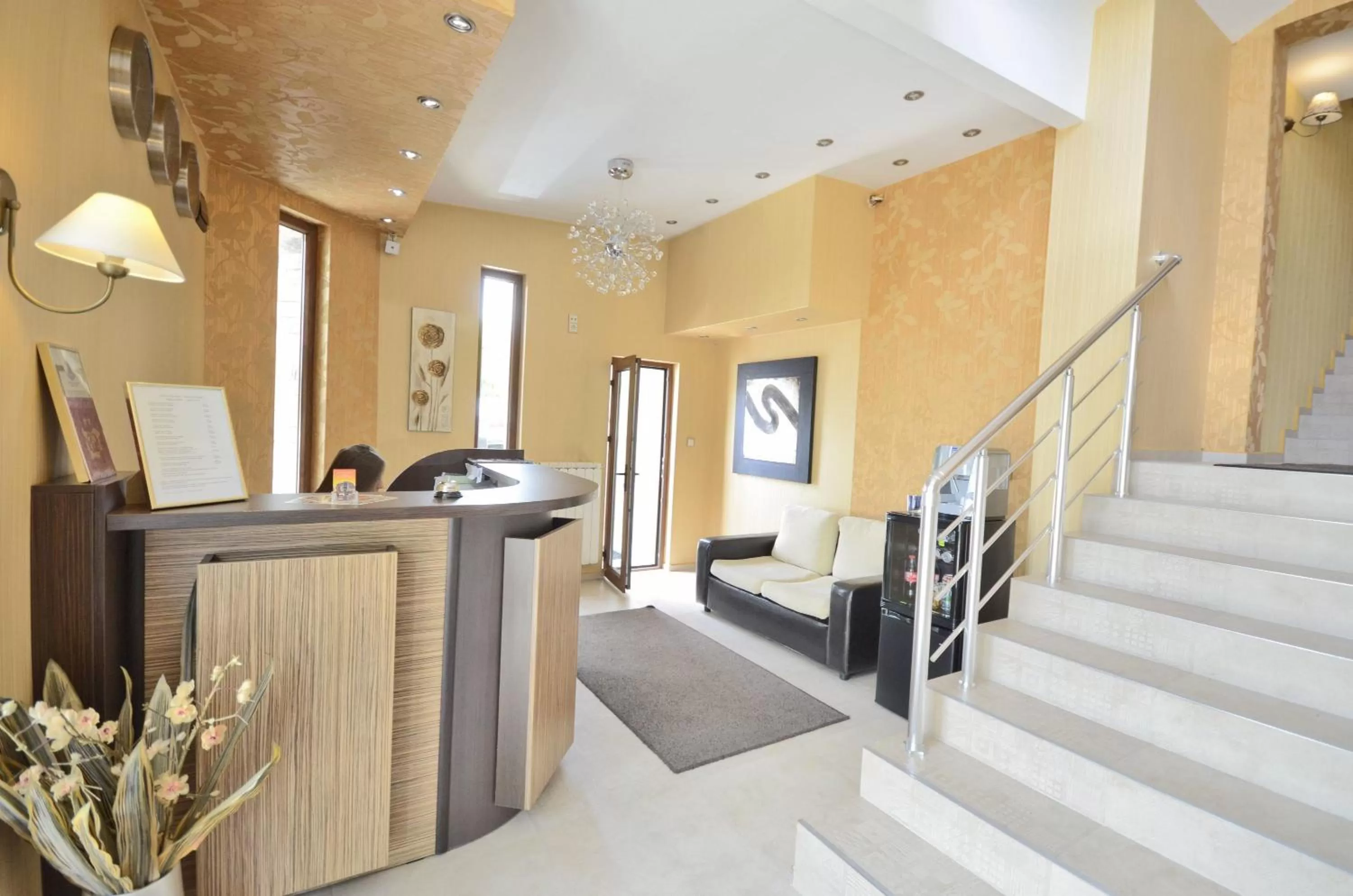 Lobby or reception in Eleganza Family Hotel - Free Parking