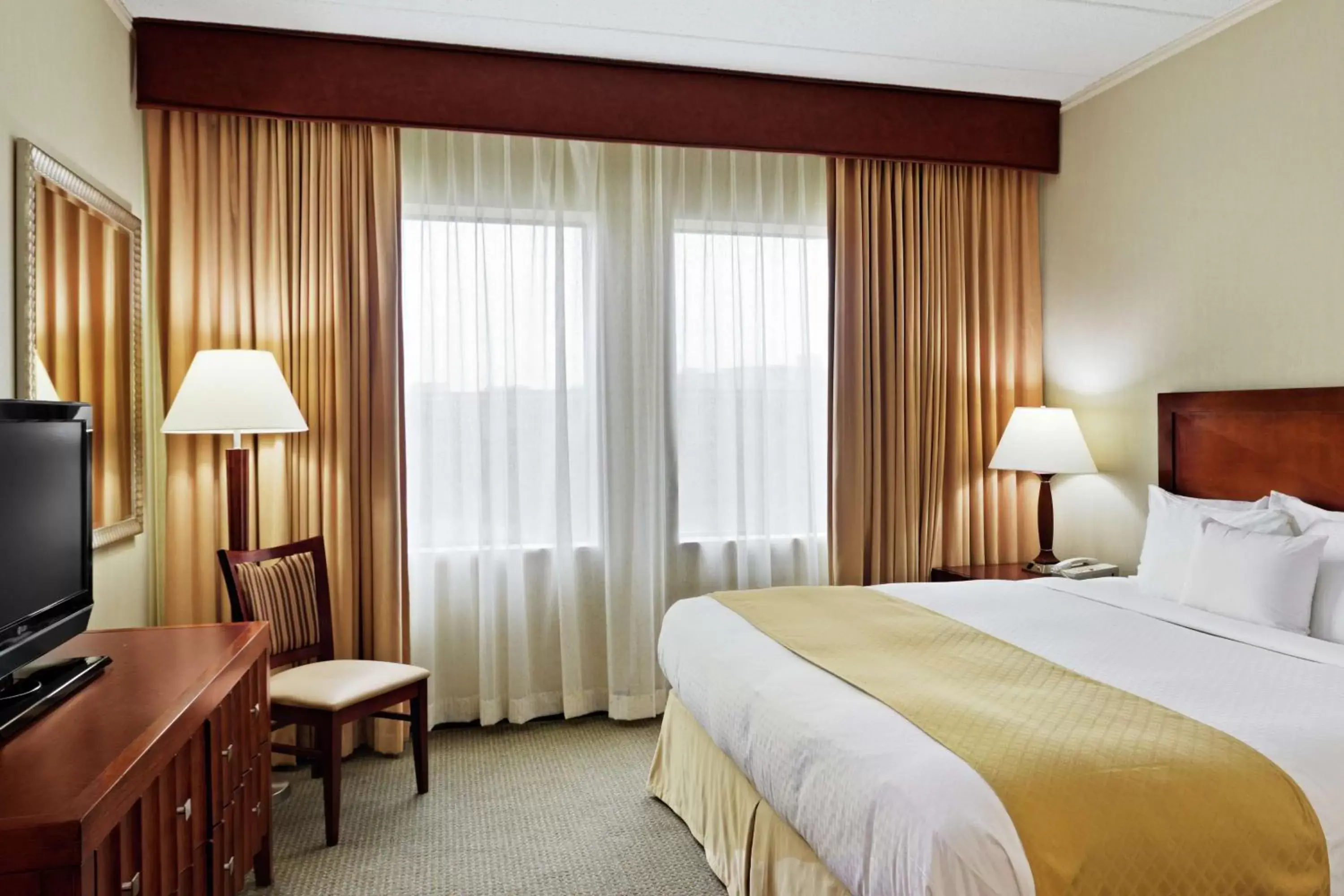 View (from property/room), Bed in DoubleTree Suites by Hilton Hotel Philadelphia West