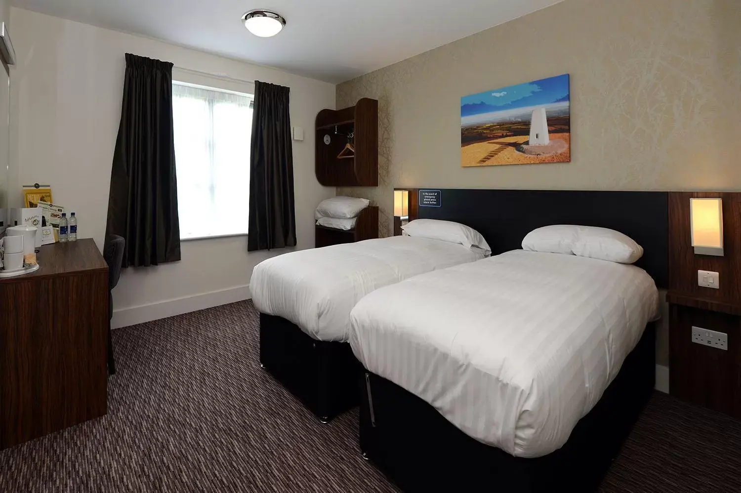 Photo of the whole room, Bed in Kings Highway, Derby by Marston's Inns