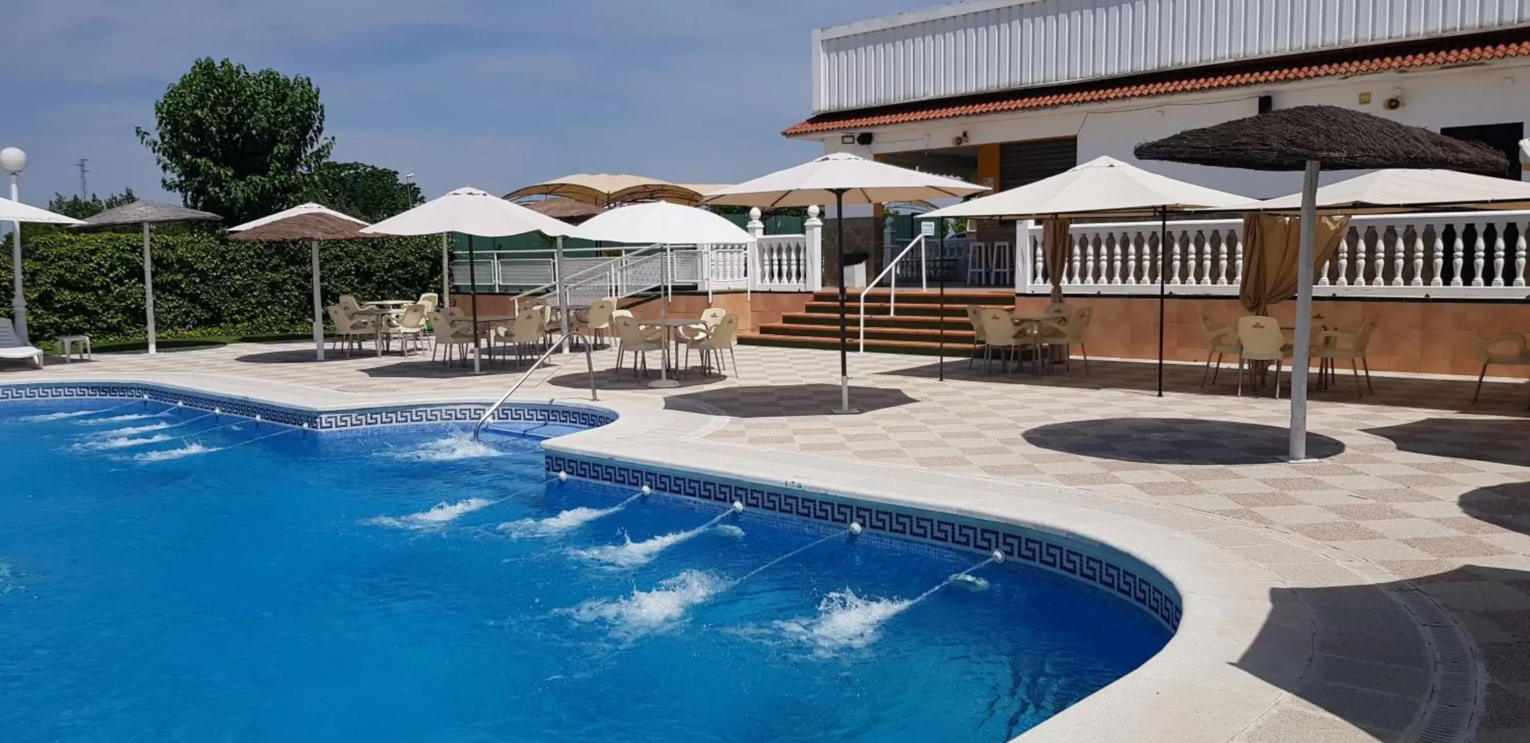 Swimming Pool in Hotel Torre De Los Guzmanes