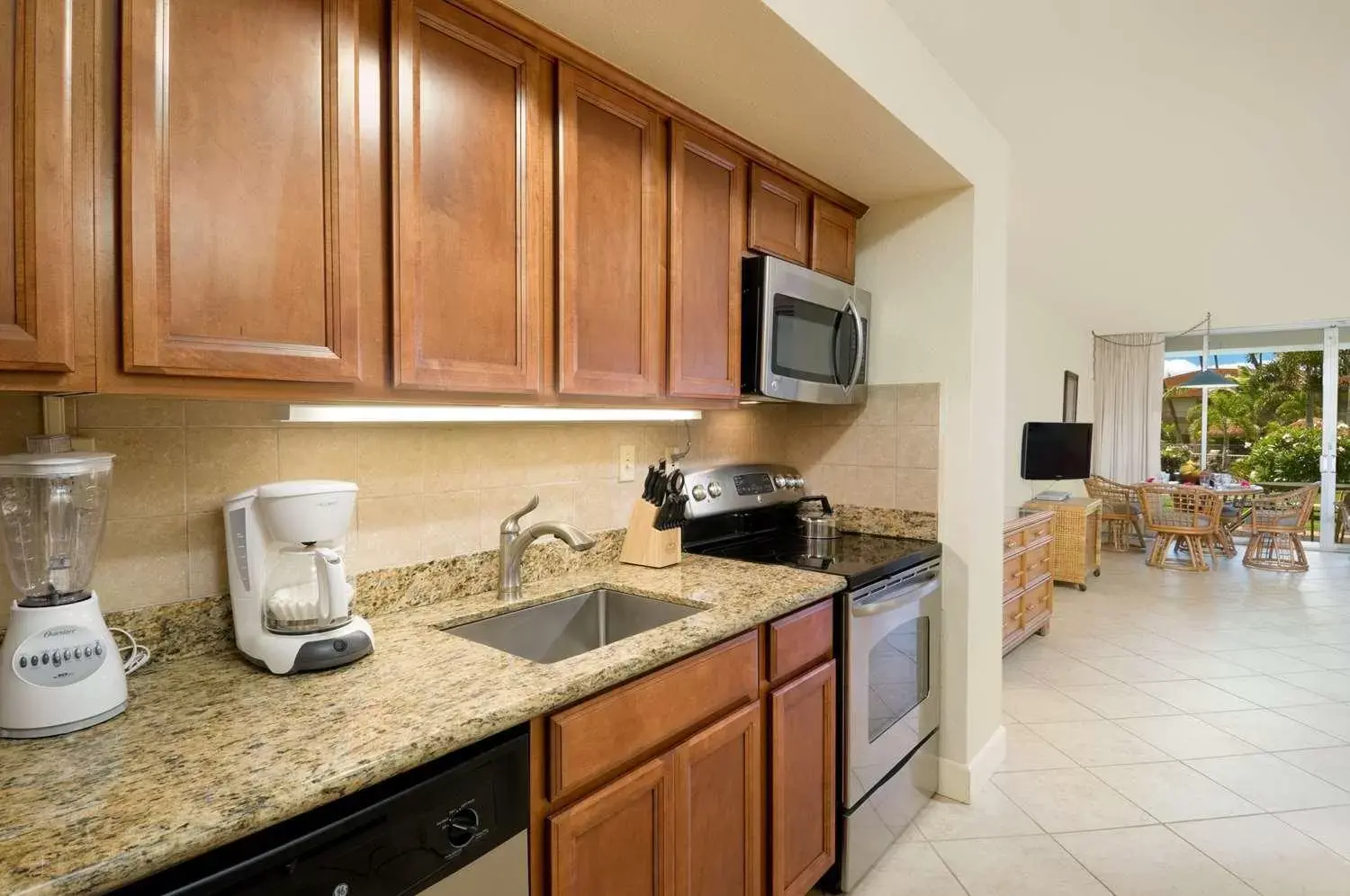 Kitchen or kitchenette, Kitchen/Kitchenette in Aston Maui Kaanapali Villas