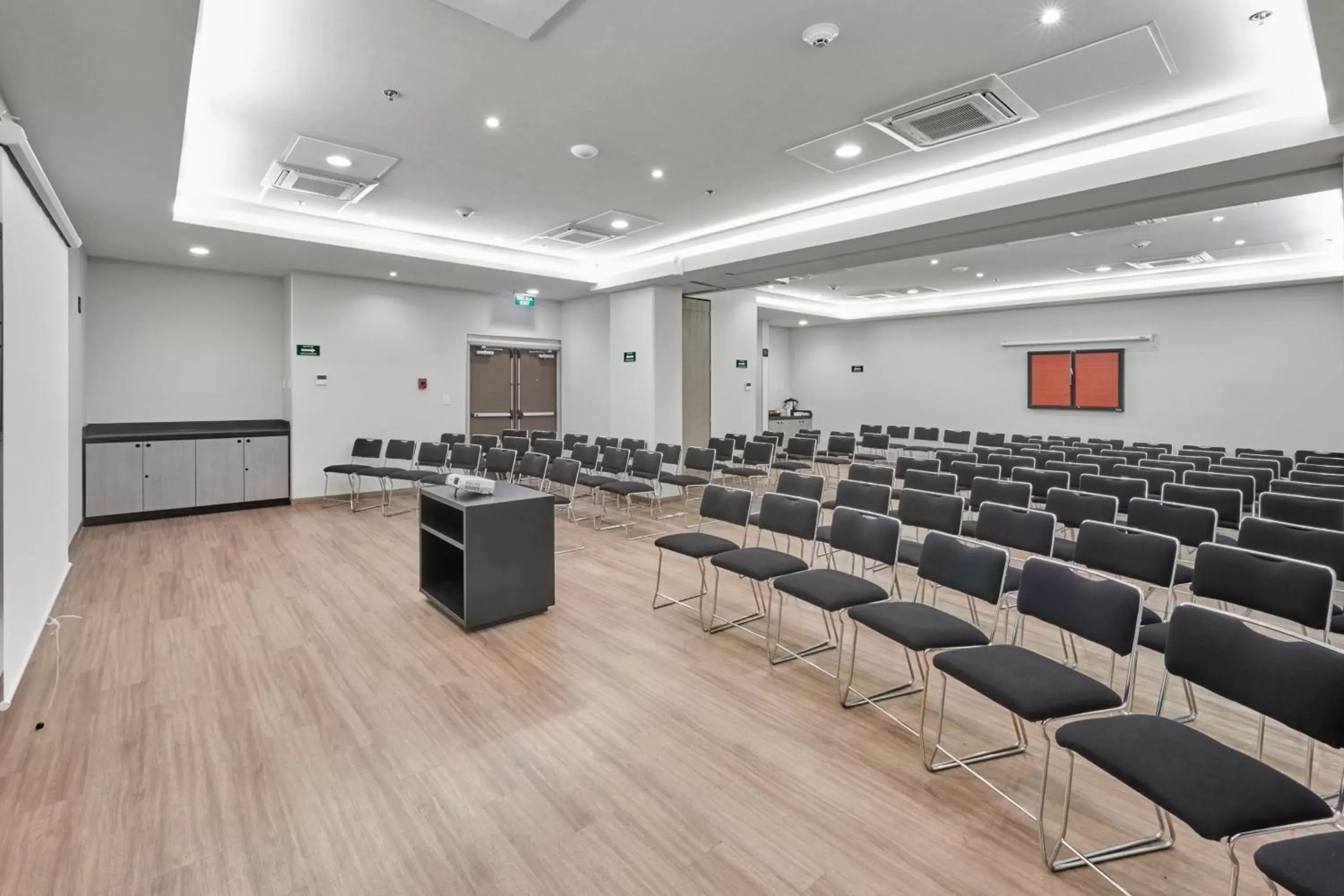 Meeting/conference room, Business Area/Conference Room in City Express Junior by Marriott Puebla Angelopolis