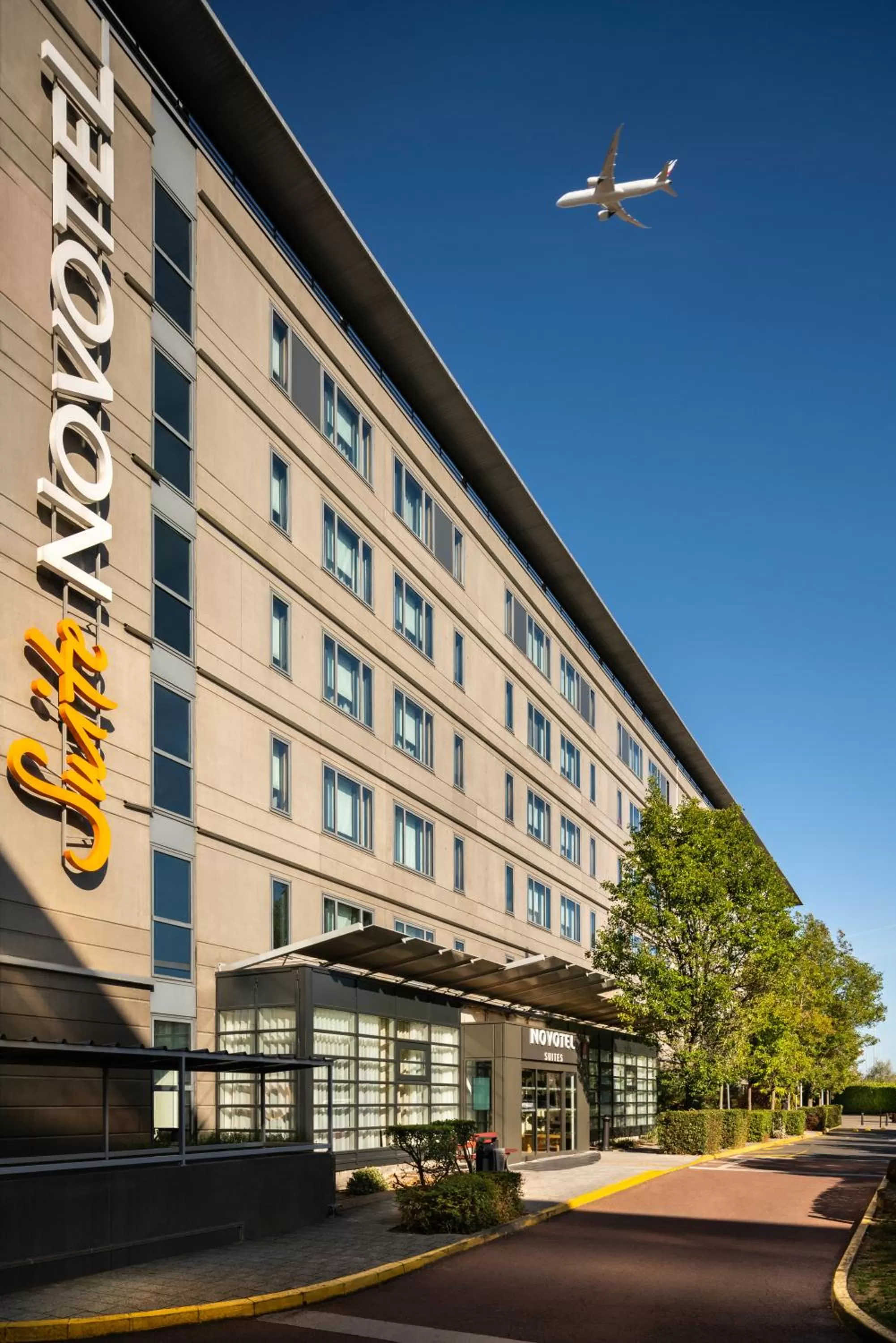 Logo/Certificate/Sign in Novotel Suites Paris CDG Airport Villepinte