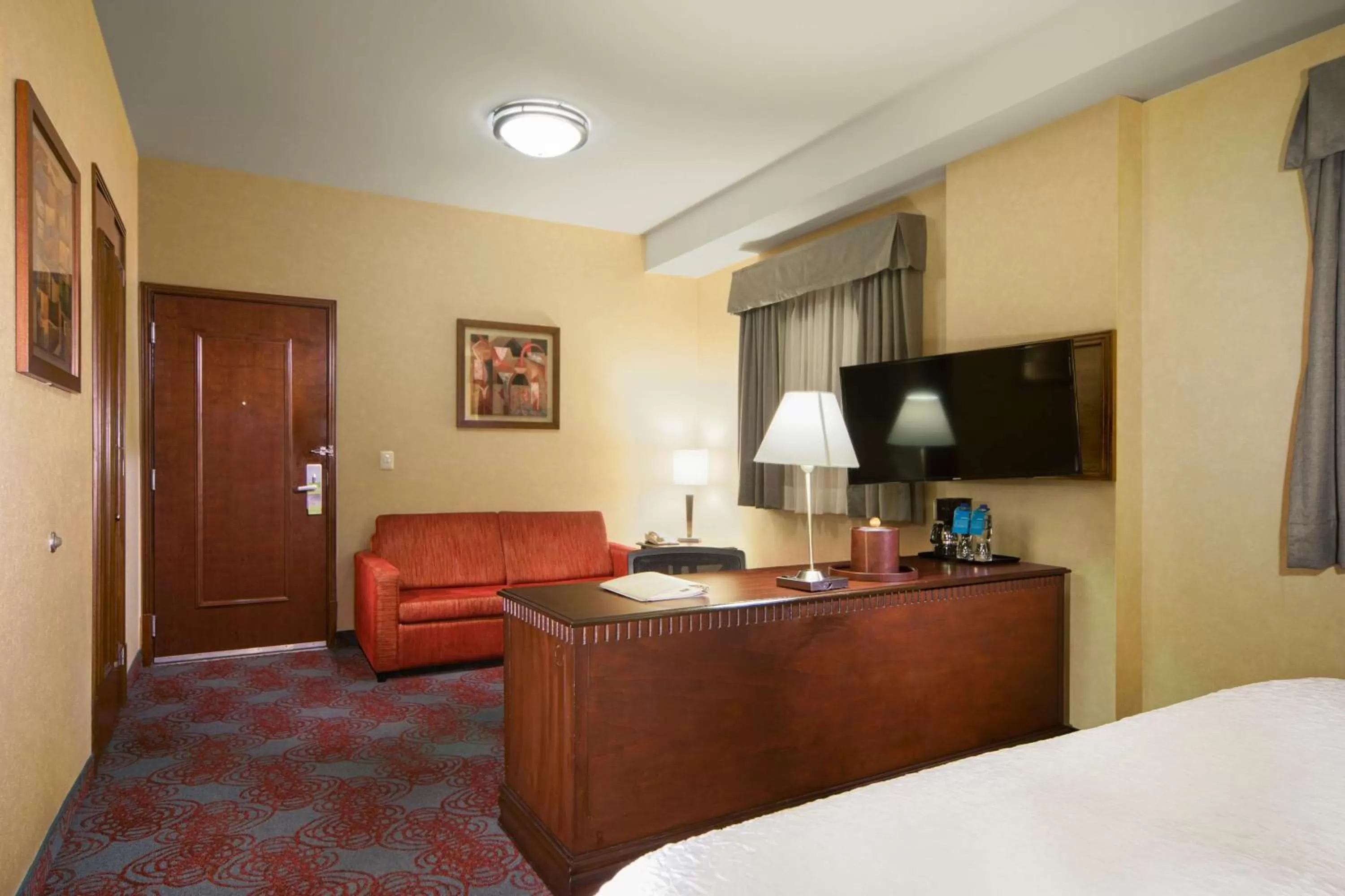 Bedroom, Bed in Hampton Inn & Suites Mexico City - Centro Historico