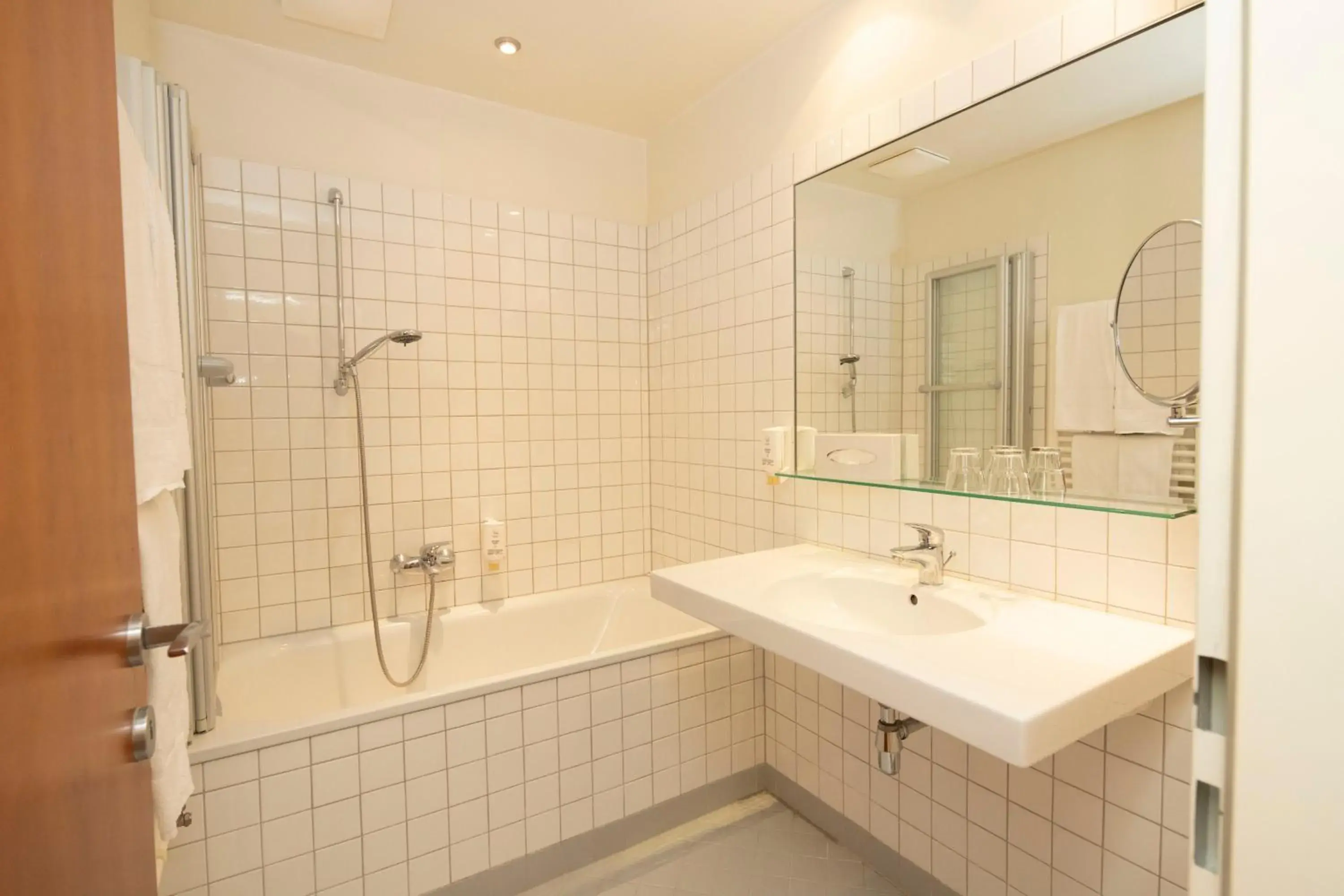 Photo of the whole room, Bathroom in Landhotel Rosentaler Hof
