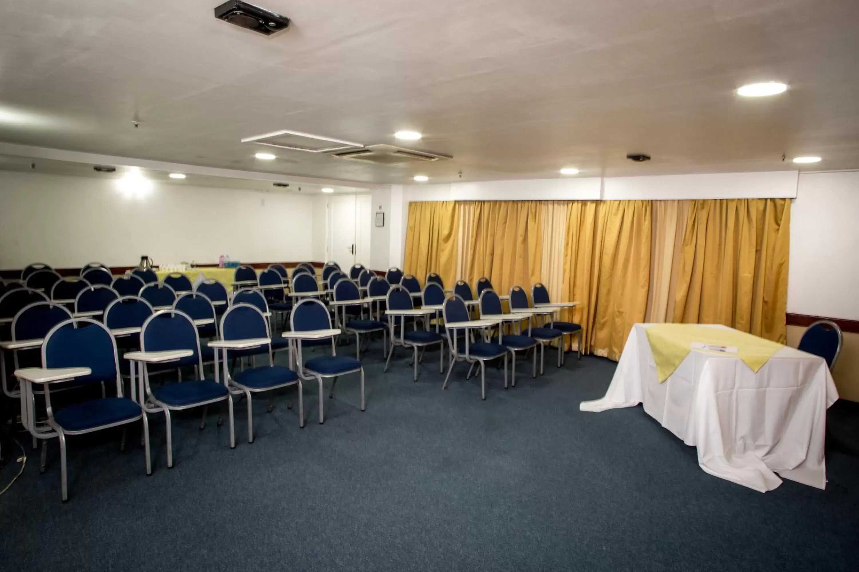 Meeting/conference room in Dan Inn Campinas Cambuí - Um Hotel Clássico Em Campinas