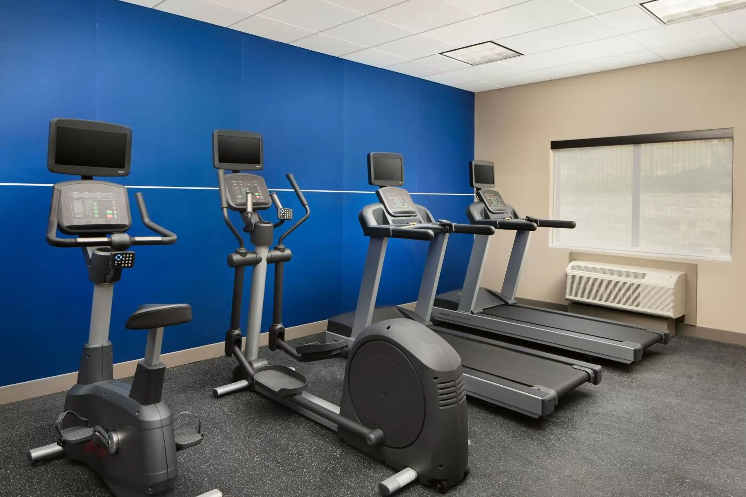 Fitness centre/facilities in Holiday Inn Express & Suites Bridgeport by IHG Fitness centre/facilities in Holiday Inn Express & Suites Bridgeport by IHG