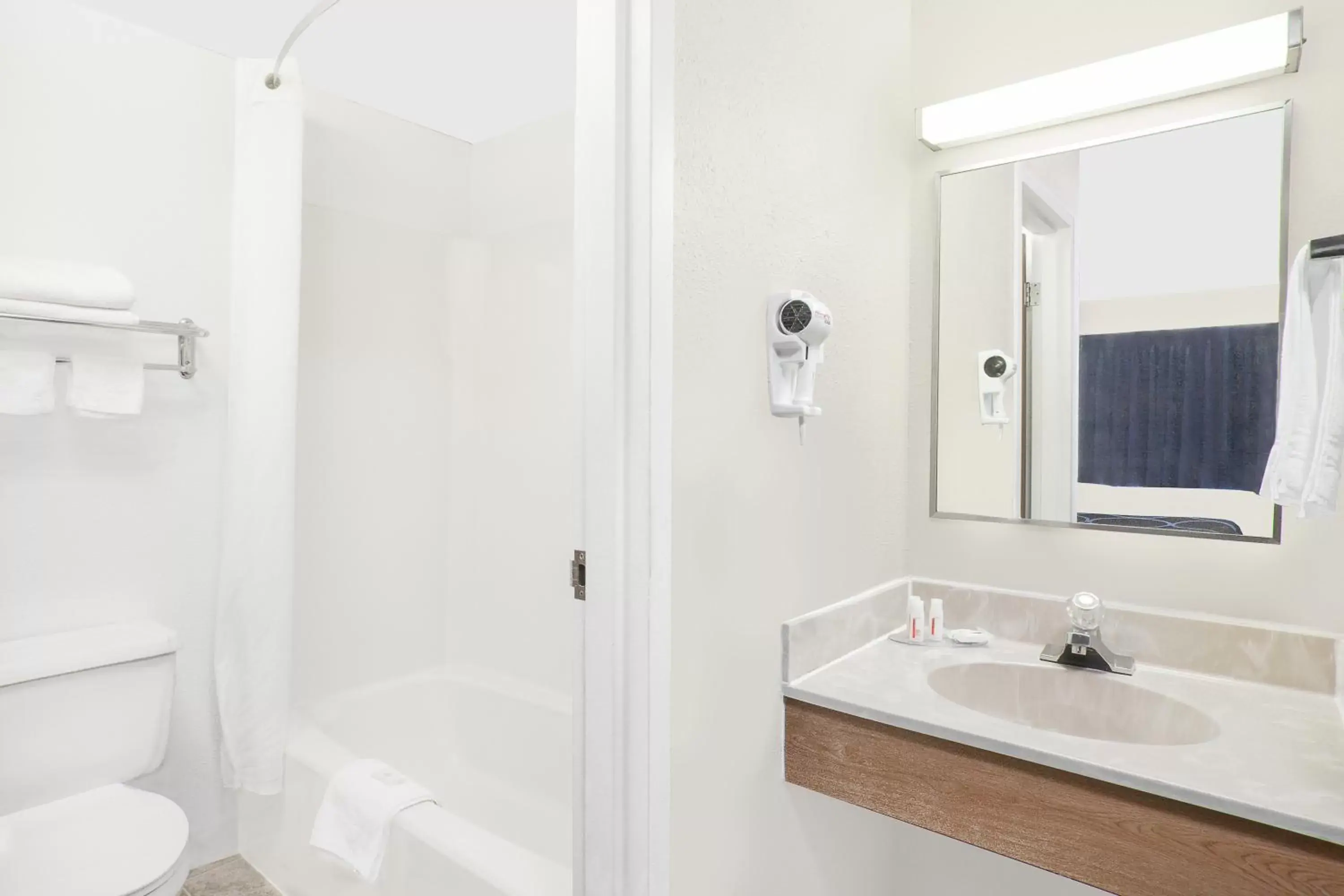 Shower, Bathroom in Super 8 by Wyndham Middletown