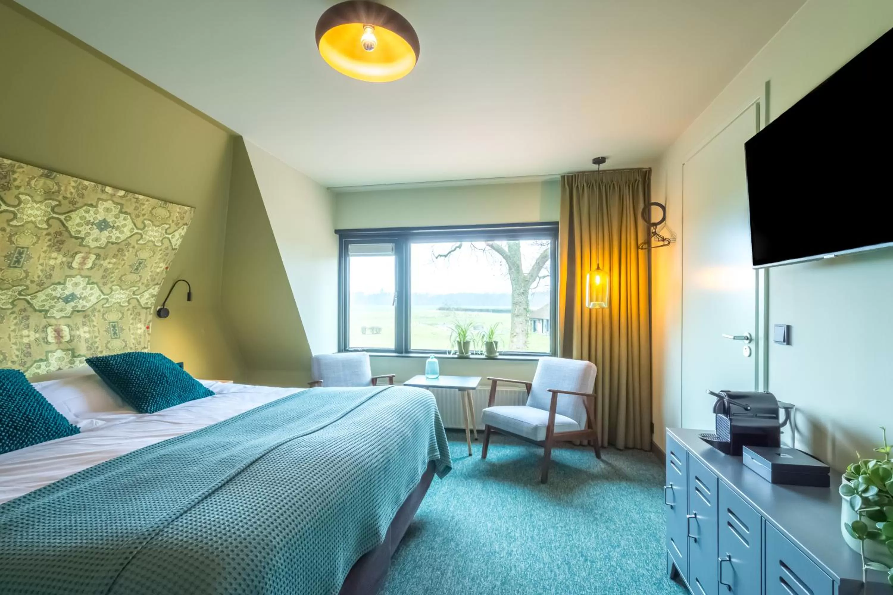 Photo of the whole room, Bed in LUDIEK eten en slapen