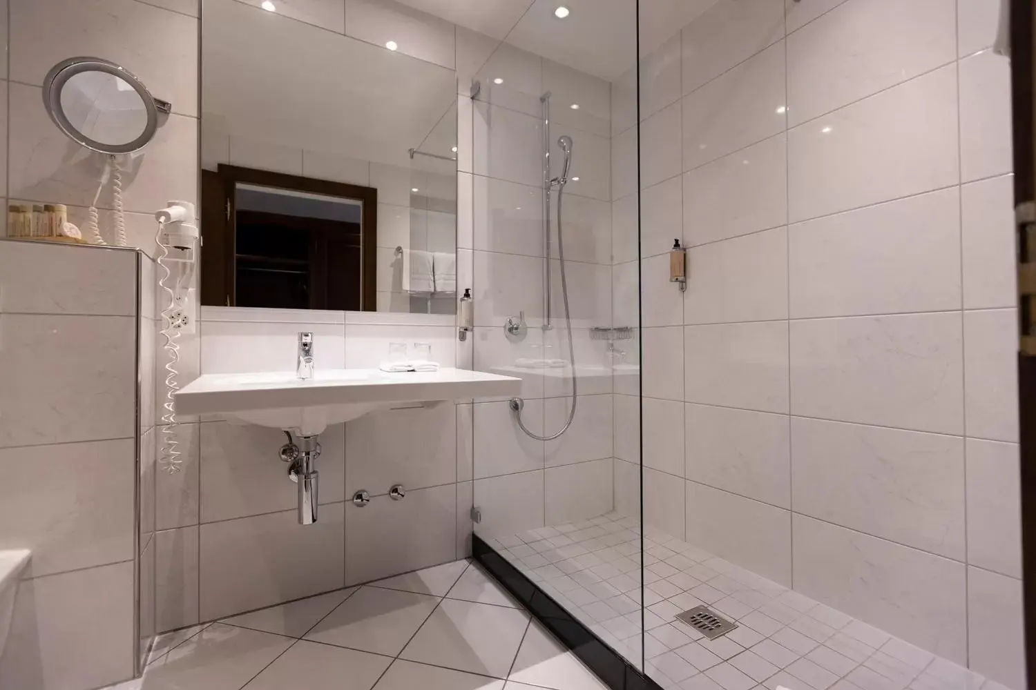 Junior Suite in Swiss-Chalet Merlischachen - Romantik Schloss-Hotel am See Junior Suite in Swiss-Chalet Merlischachen - Romantik Schloss-Hotel am See