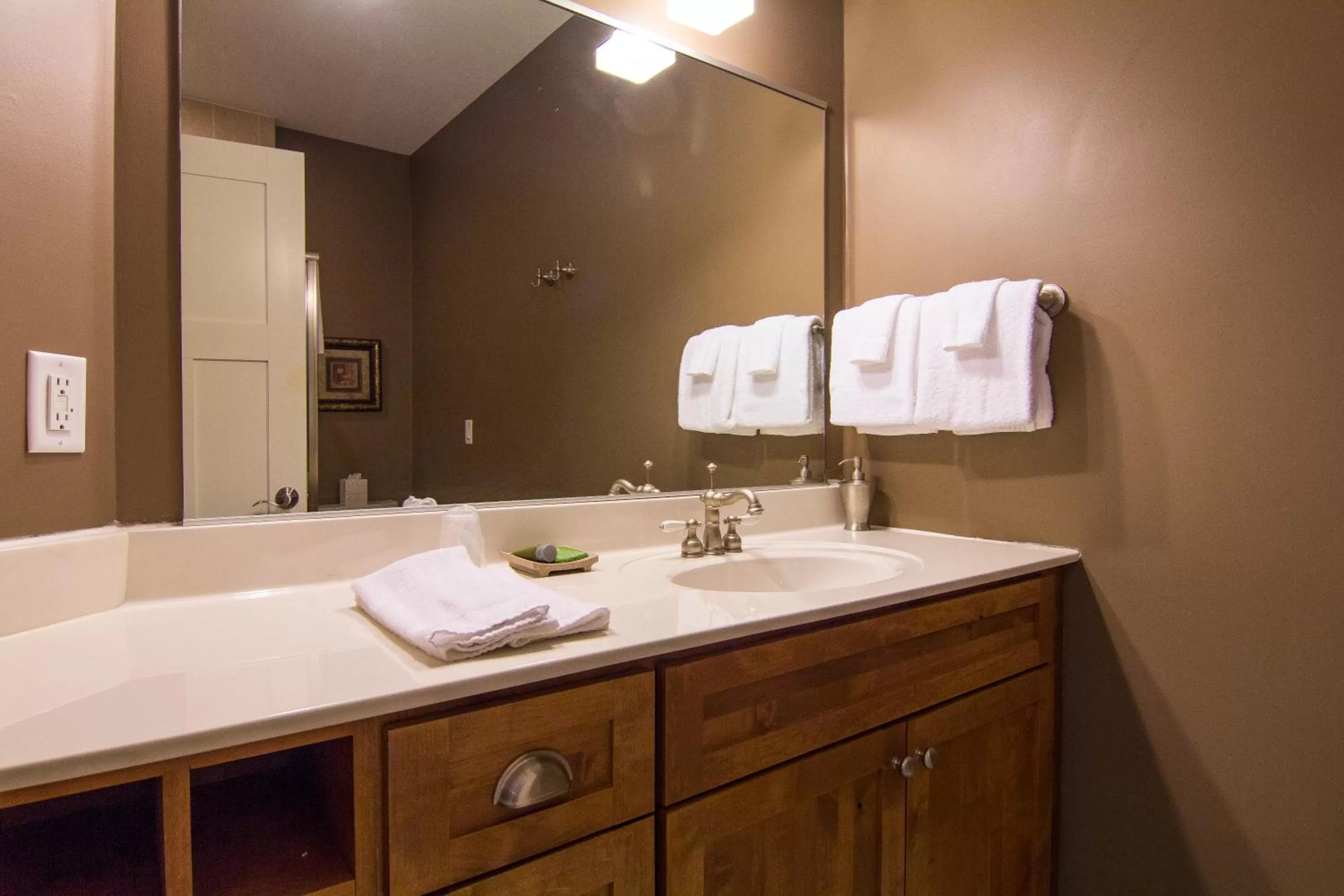 Bathroom in Larsmont Cottages
