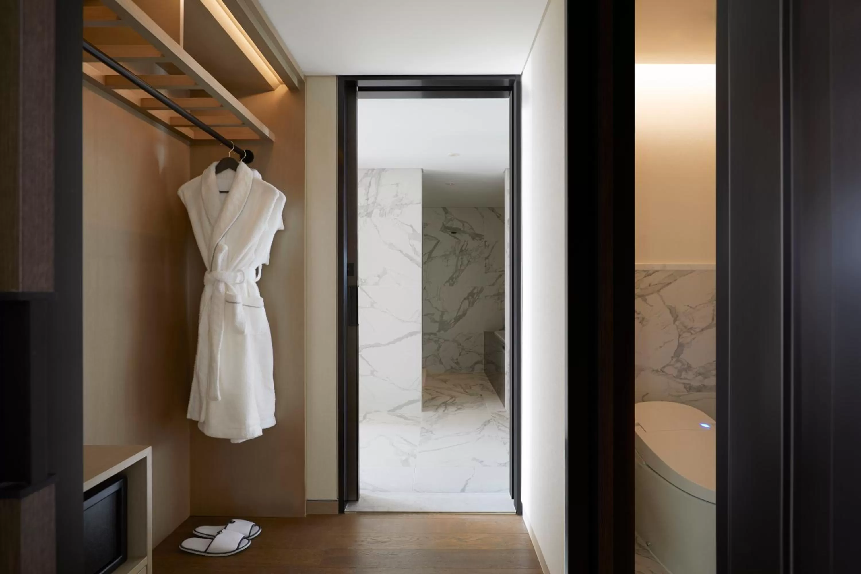 Bedroom in Grand InterContinental Seoul Parnas by IHG