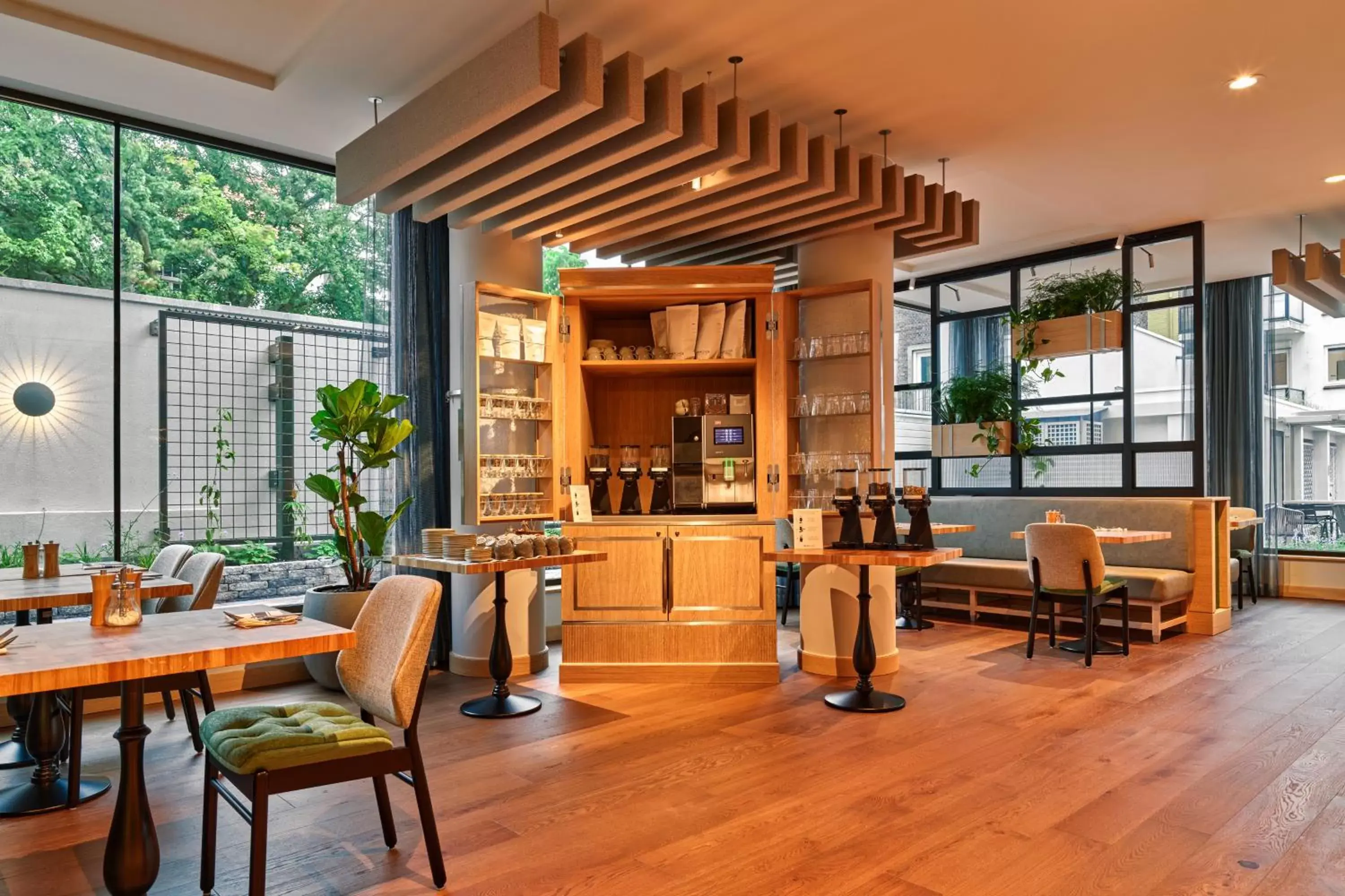 Restaurant/places to eat in voco The Hague by IHG Restaurant/places to eat in voco The Hague by IHG