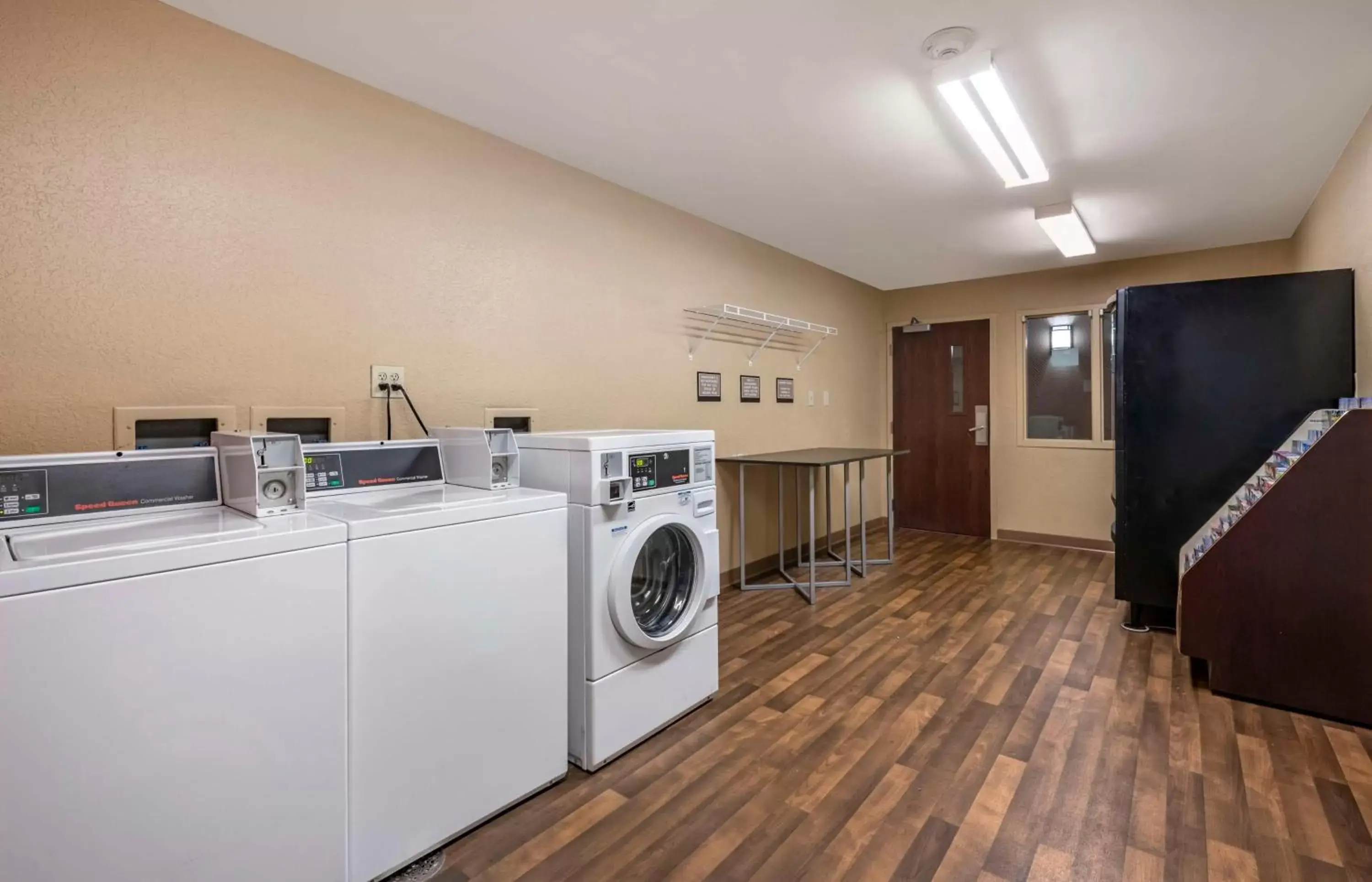 Property building, Kitchen/Kitchenette in Extended Stay America Suites - Orlando - Orlando Theme Parks - Major Blvd