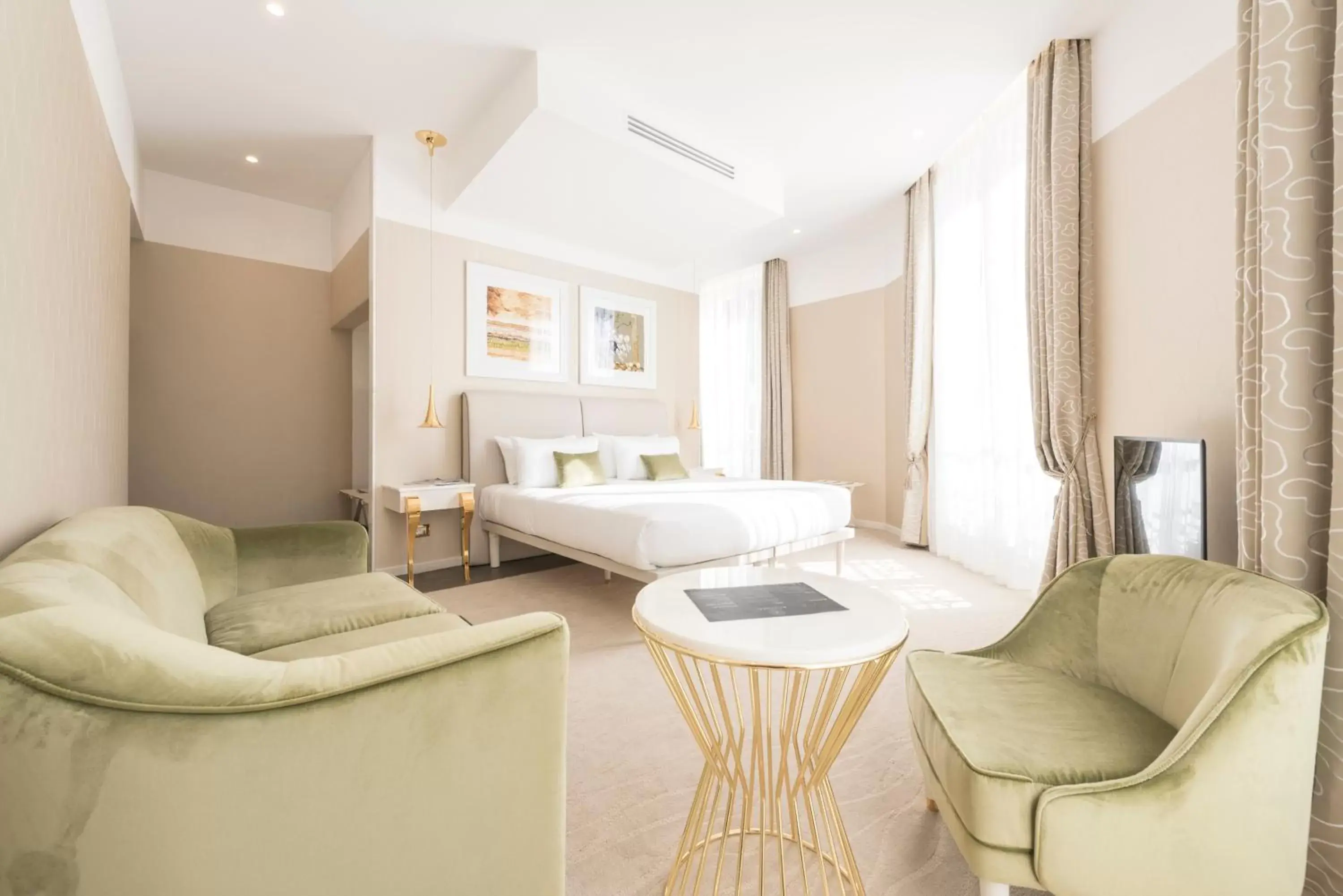 Bedroom, Seating Area in Boscolo Lyon Hotel & Spa