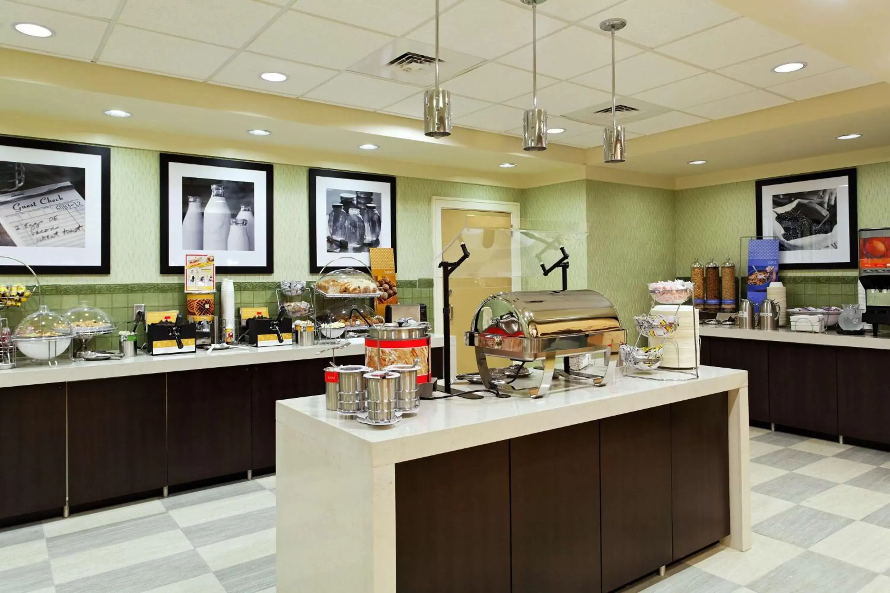 Breakfast, Restaurant/Places to Eat in Hampton Inn & Suites Orlando North Altamonte Springs