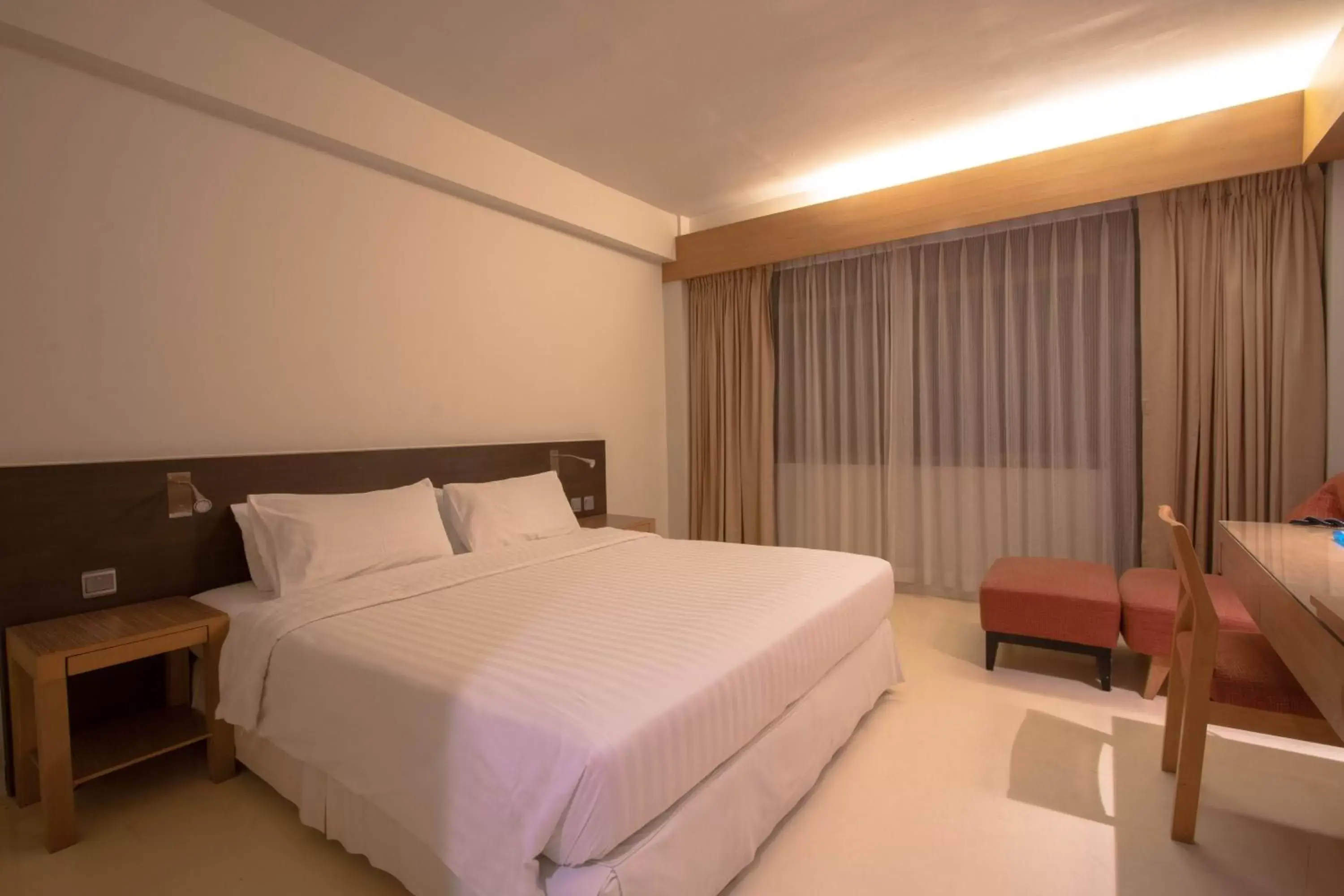 Deluxe King Room in The Residence Rajtaevee Hotel Deluxe King Room in The Residence Rajtaevee Hotel