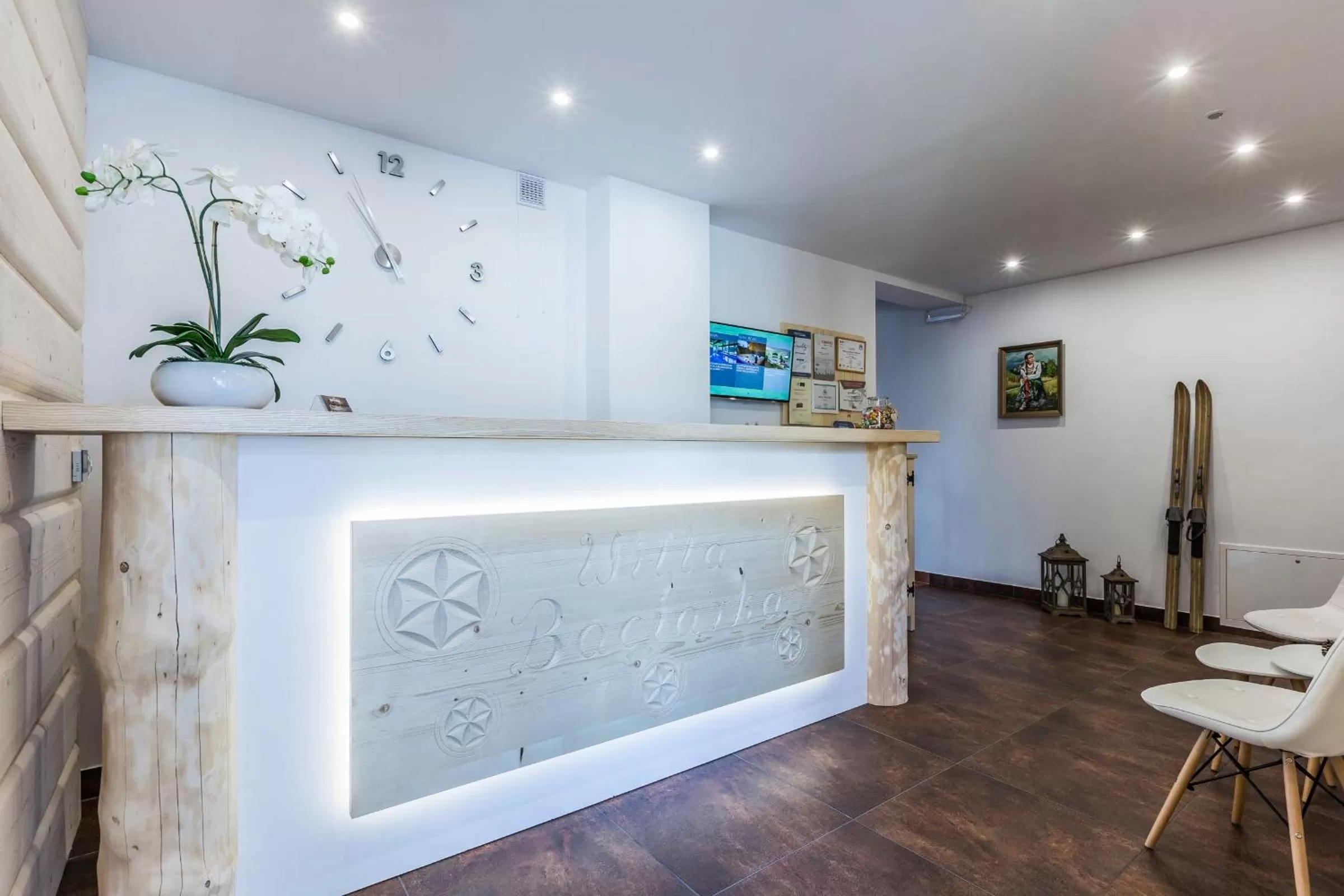 Facade/entrance in Willa Baciarka-basen, sauny i jacuzzi