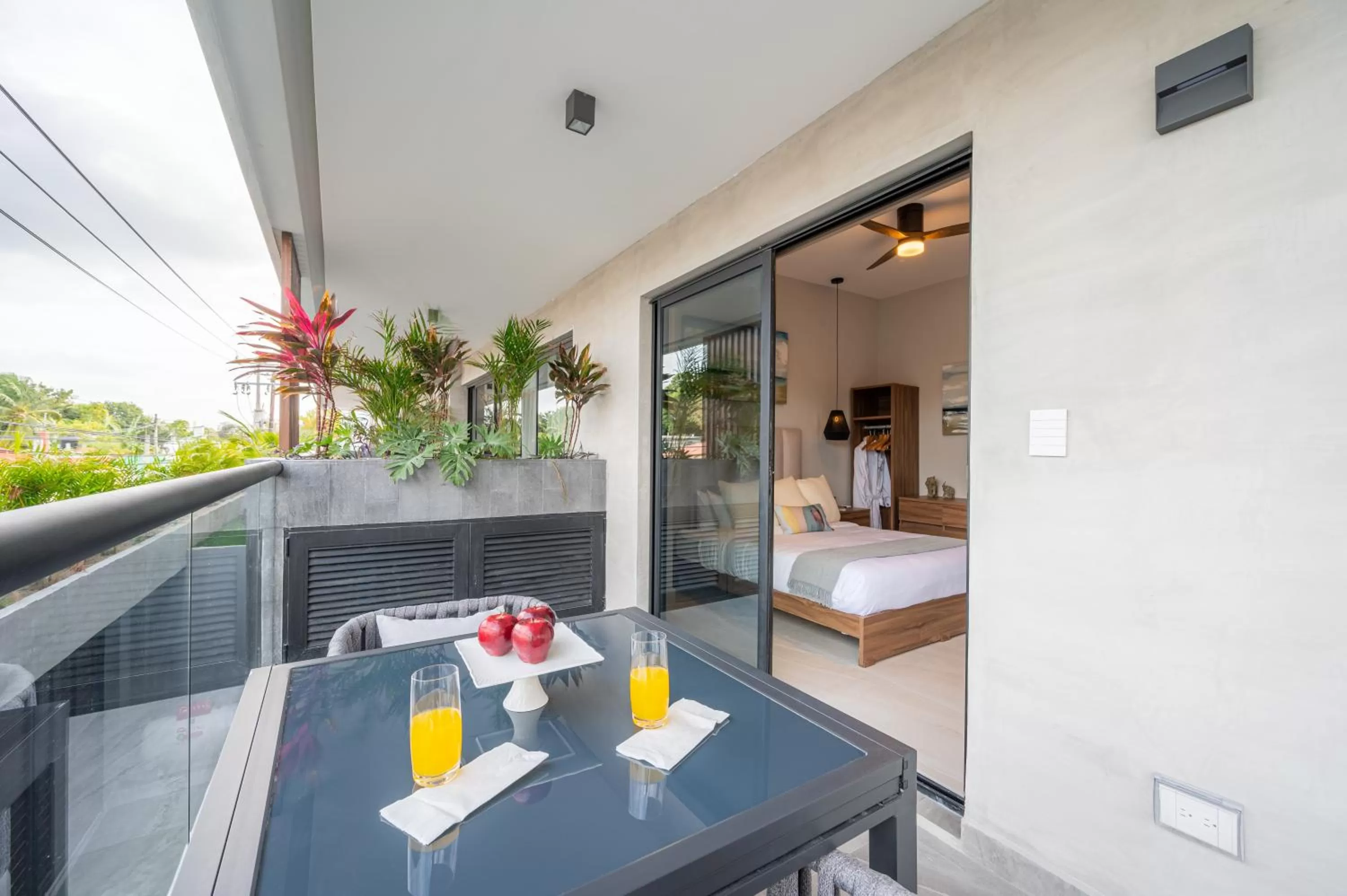 Balcony/Terrace, Bed in Kippal - Modern Oasis - ApartHotel