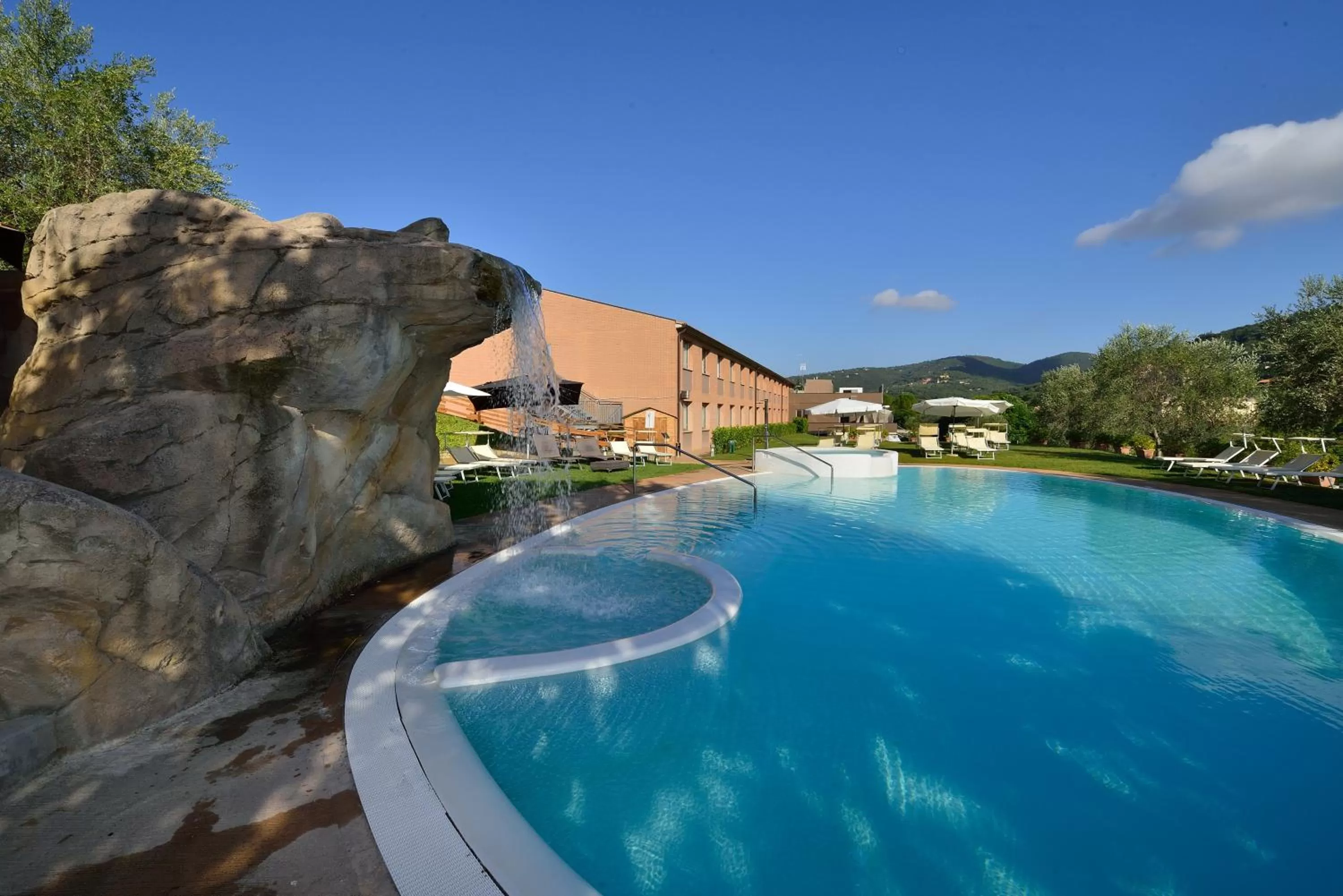 Swimming pool in La Meridiana Bleisure Hotel