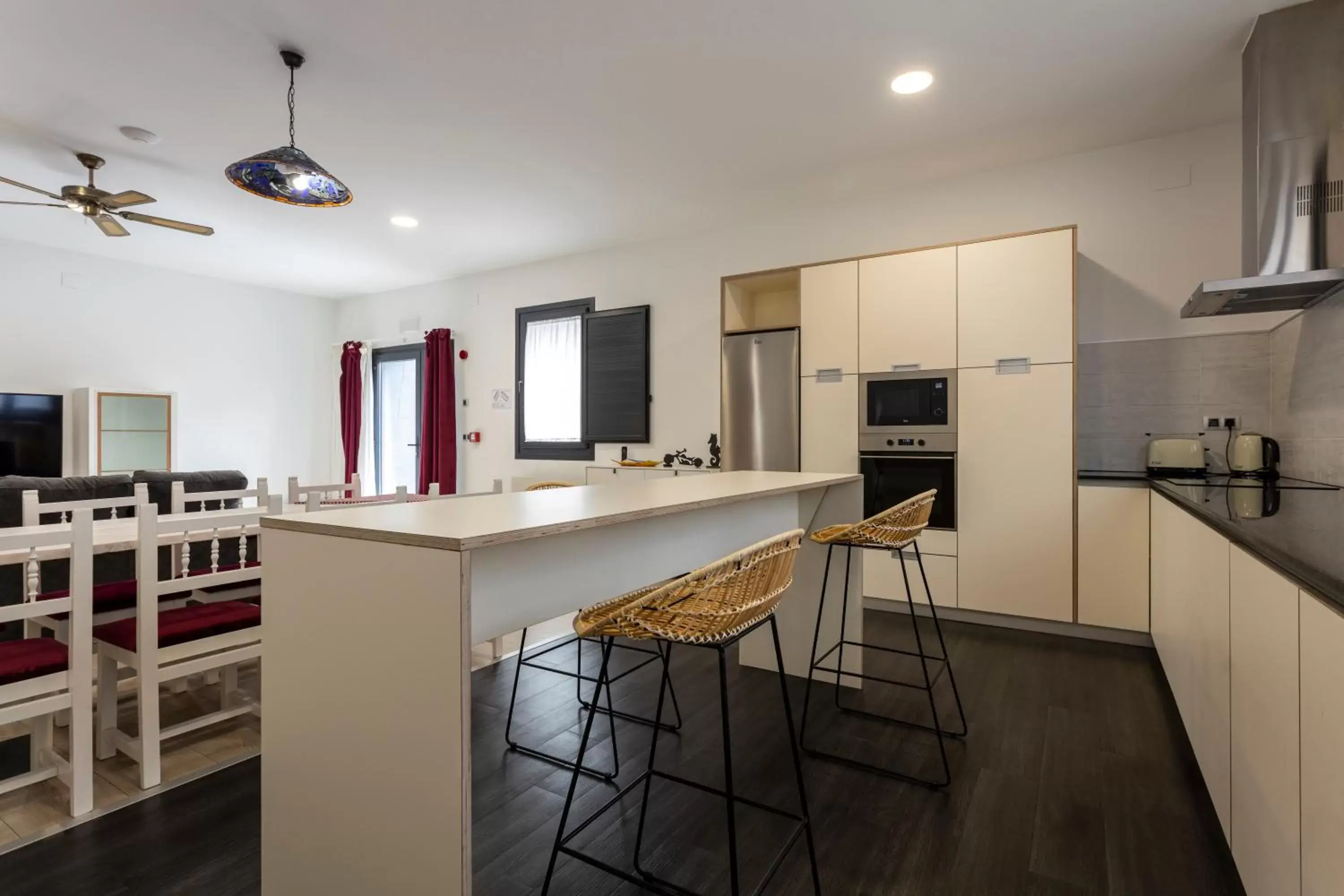 Kitchen/Kitchenette in The Rock Suites & Spa