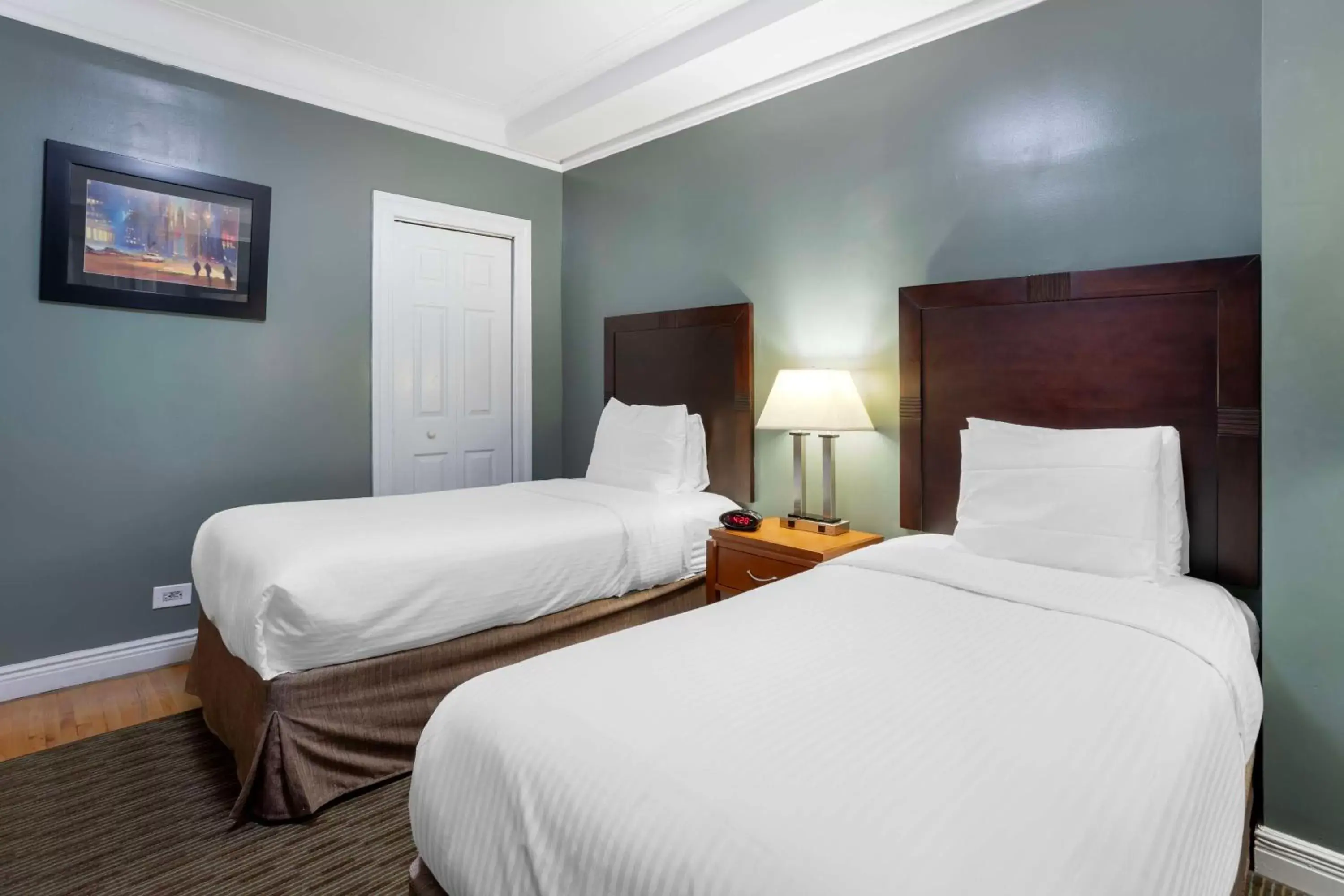 Apartment with One King and Twin Beds in Best Western Plus Hospitality House Suites