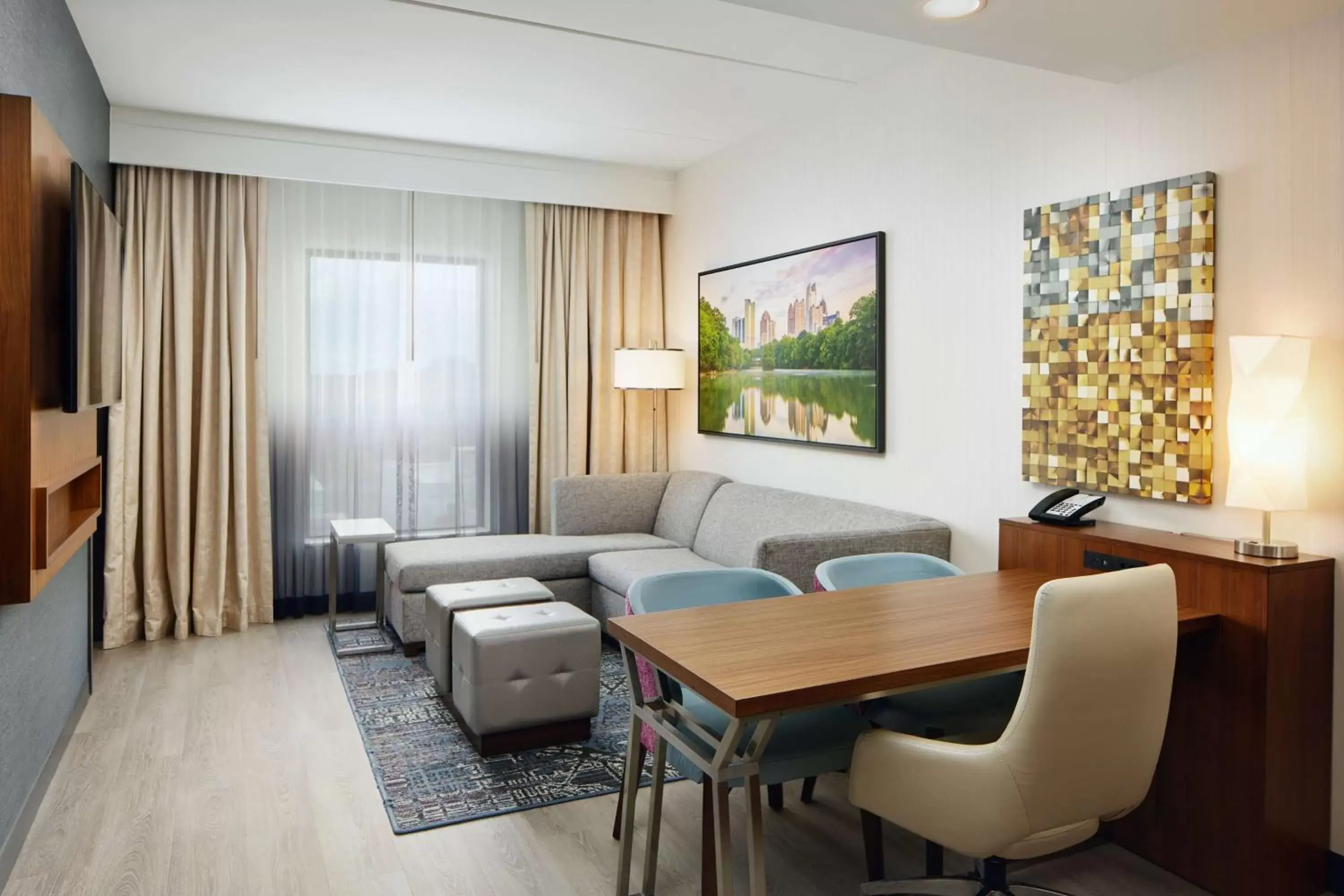 Bedroom, Seating Area in Embassy Suites By Hilton Atlanta Airport North