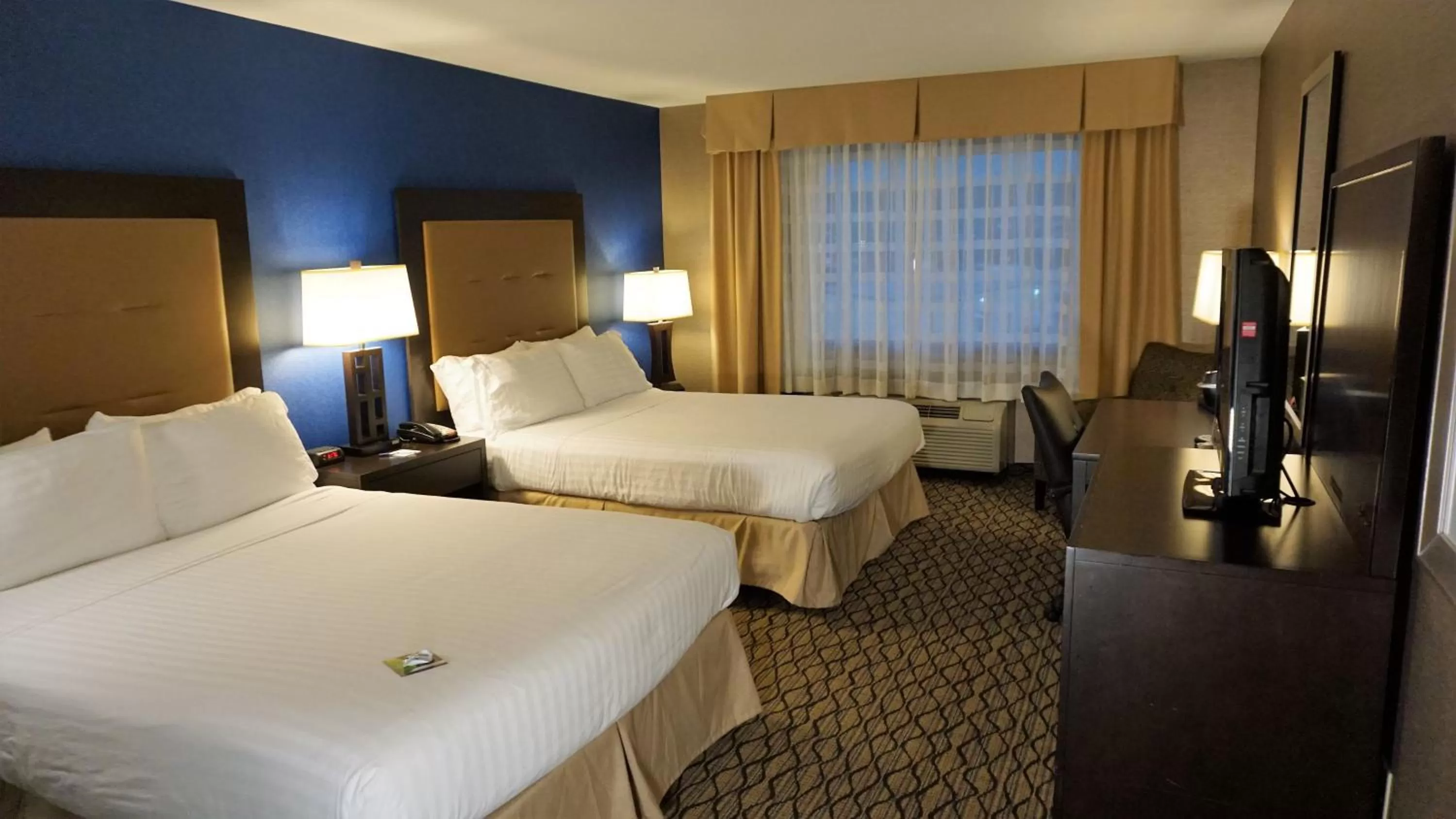 Photo of the whole room, Bed in Holiday Inn Express & Suites Gibson by IHG