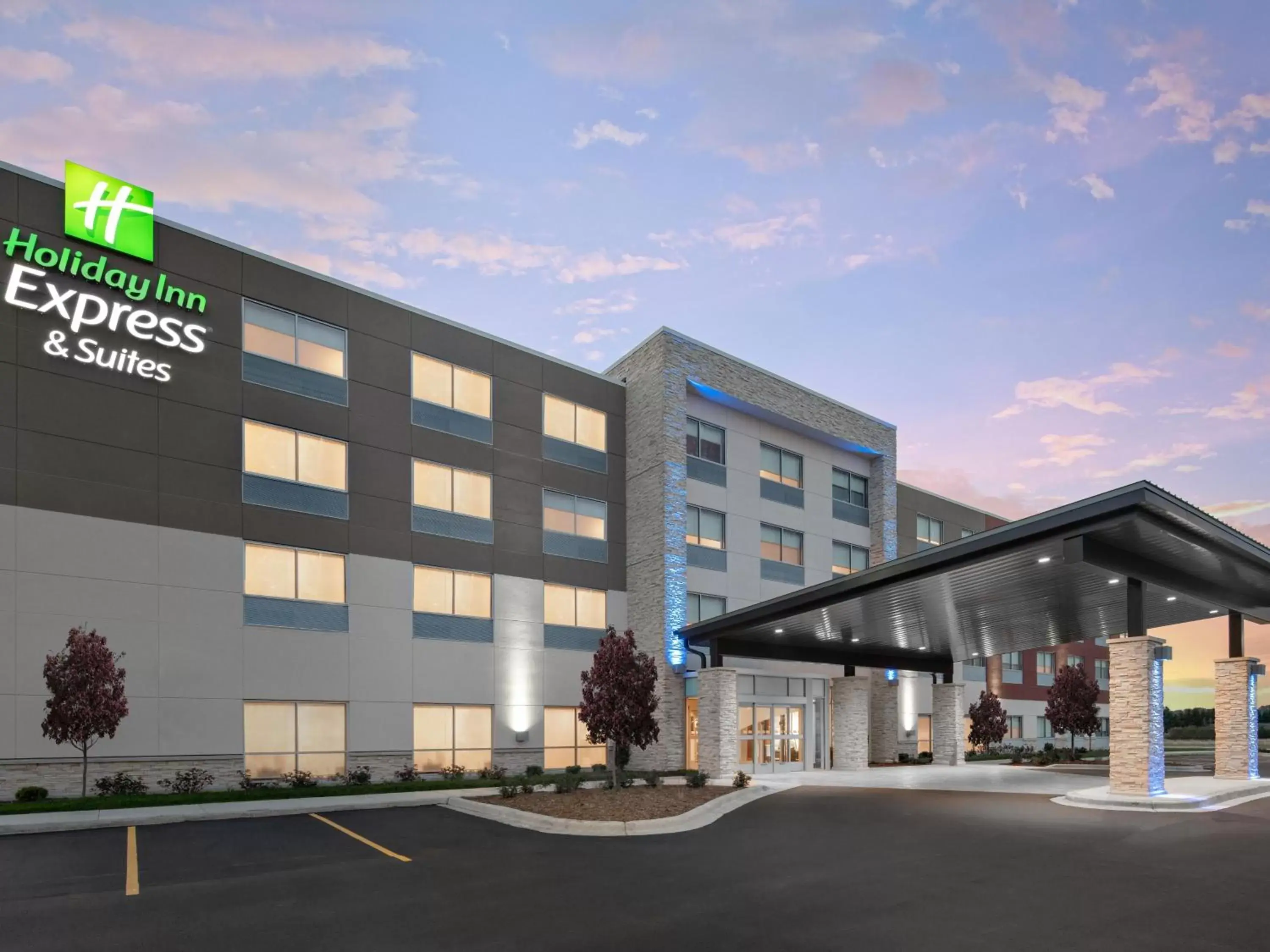 Property Building in Holiday Inn Express & Suites - West Omaha - Elkhorn, an IHG Hotel