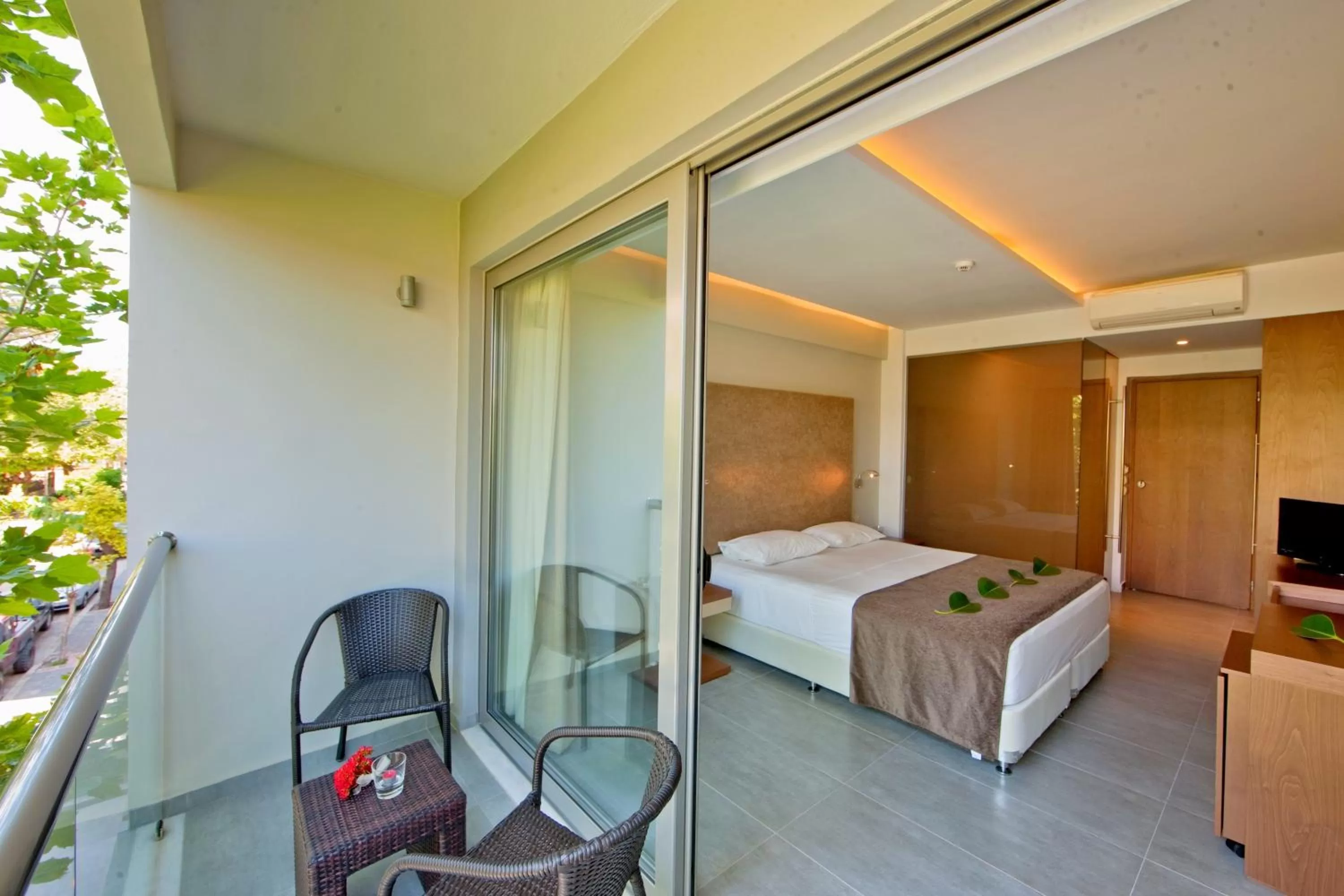 Bed in Oktober Downtown Boutique Hotel