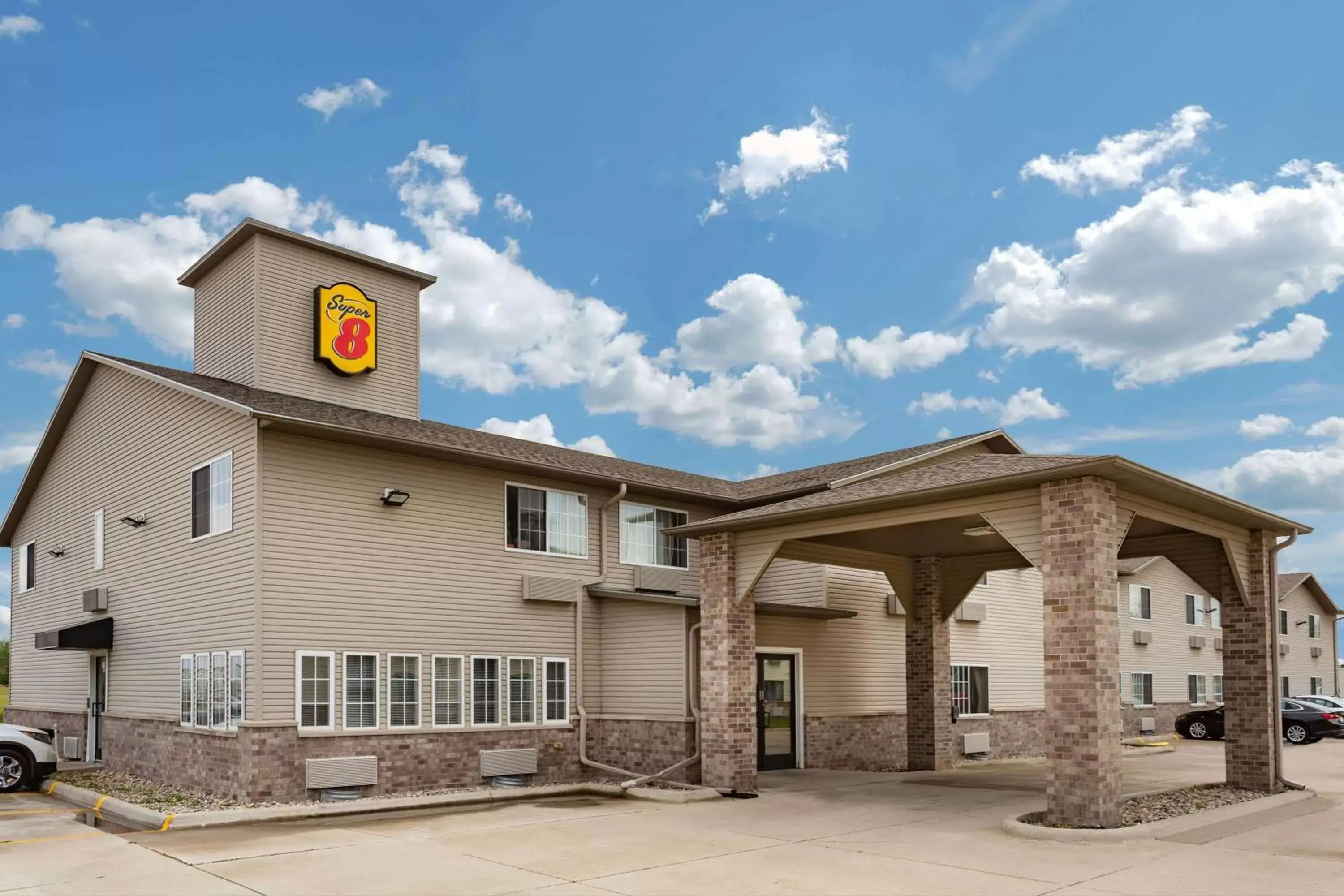 Property Building in Super 8 by Wyndham Fort Dodge IA