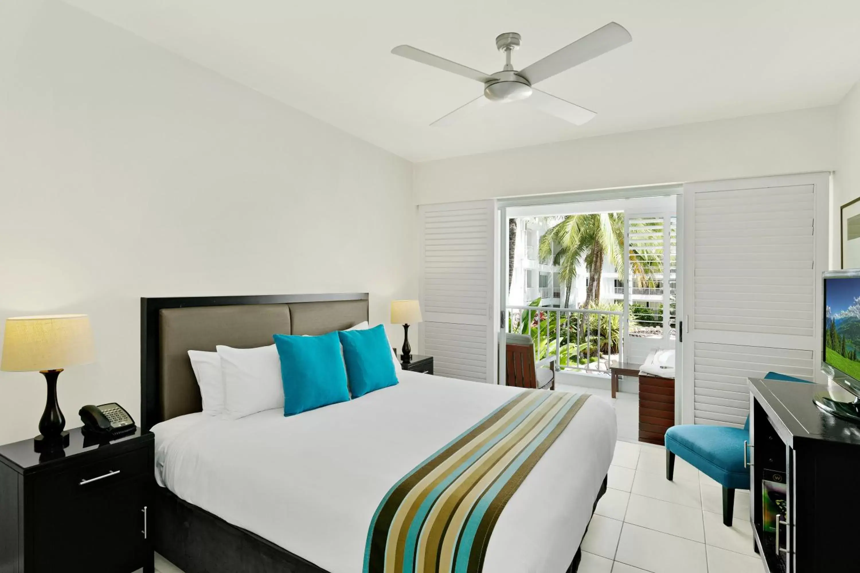 Bedroom, Bed in Peppers Beach Club & Spa