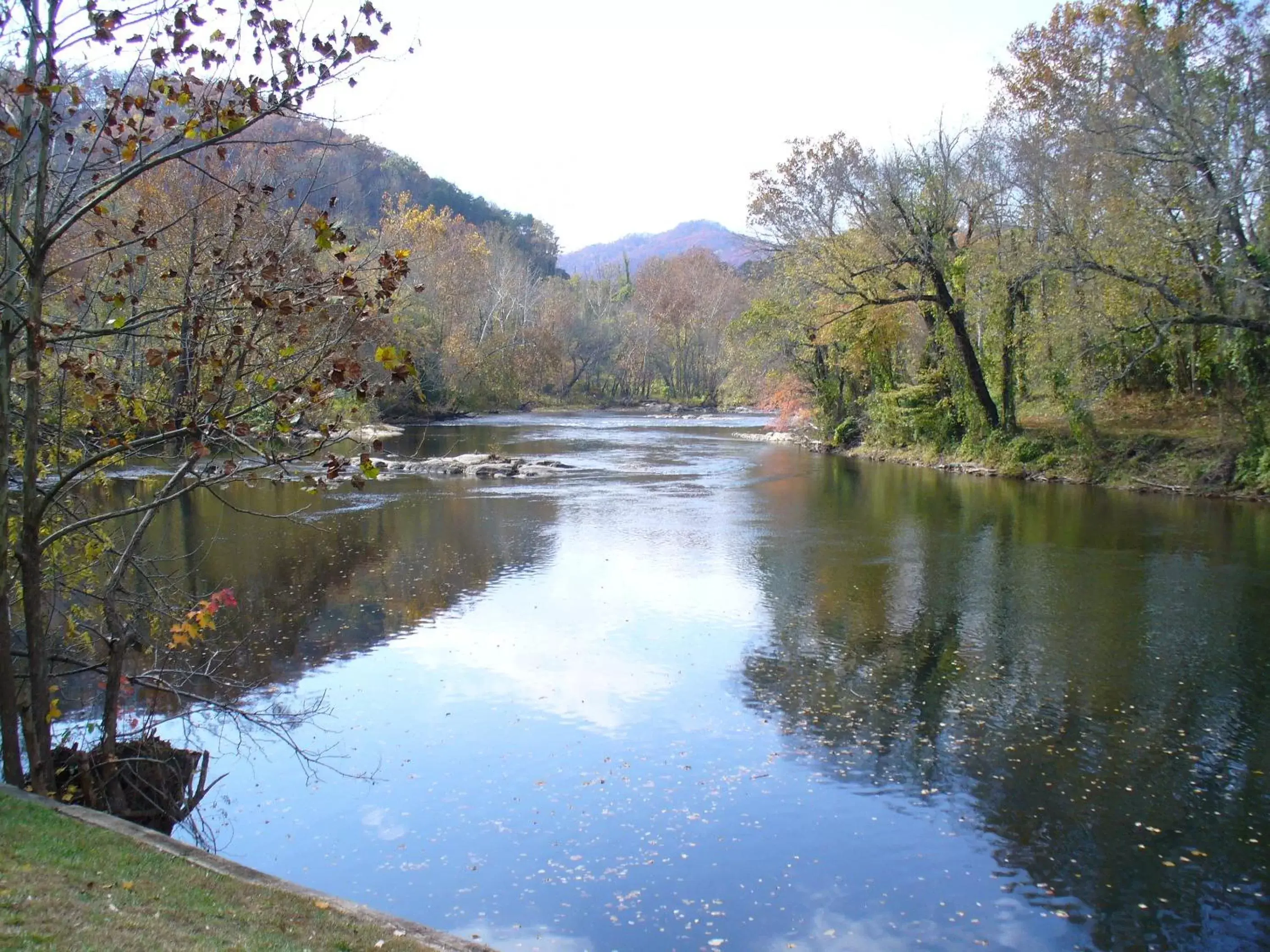 Natural landscape, Lake View in Riverbend Lodging