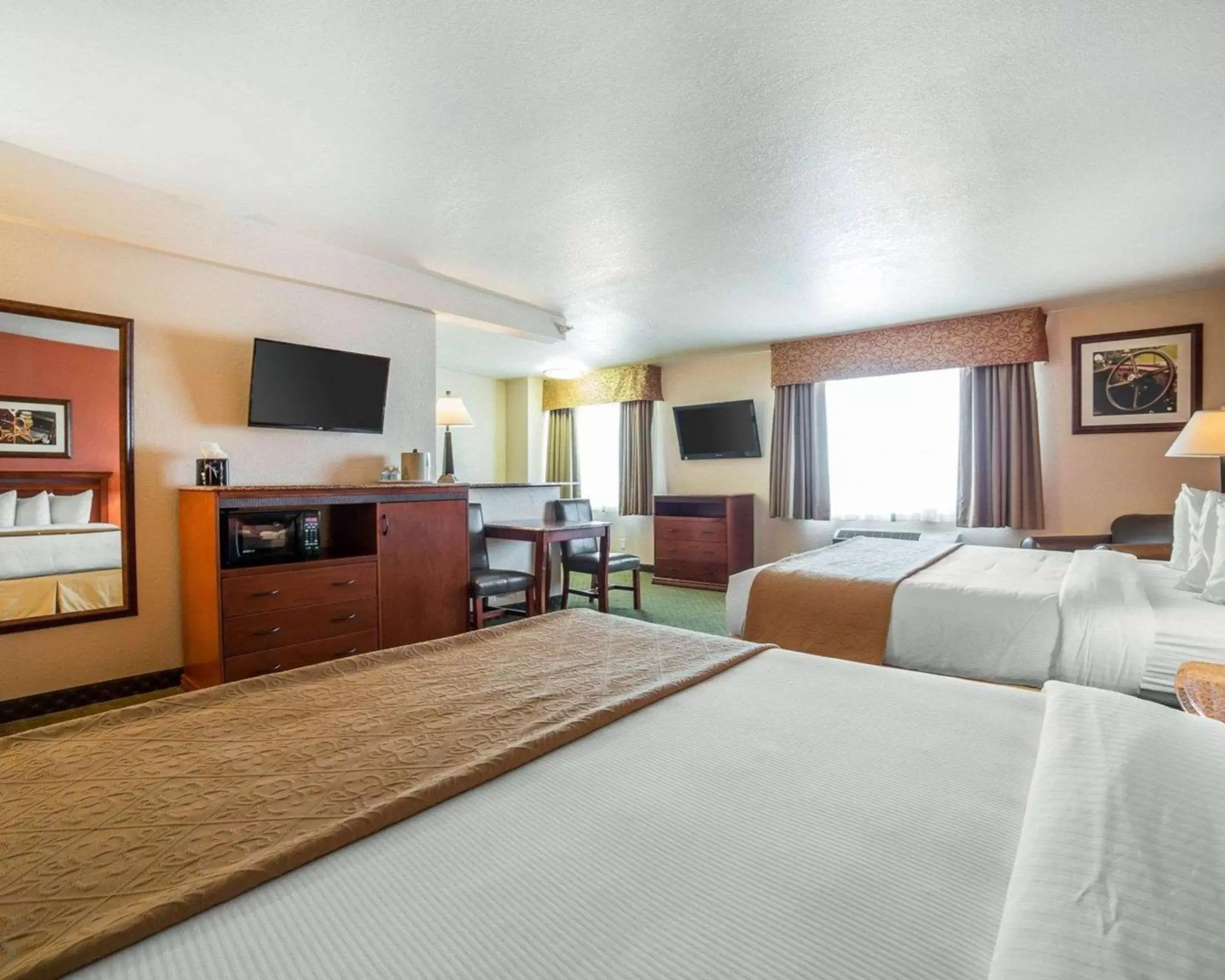 Photo of the whole room, Bed in Quality Inn Winnemucca- Model T Casino