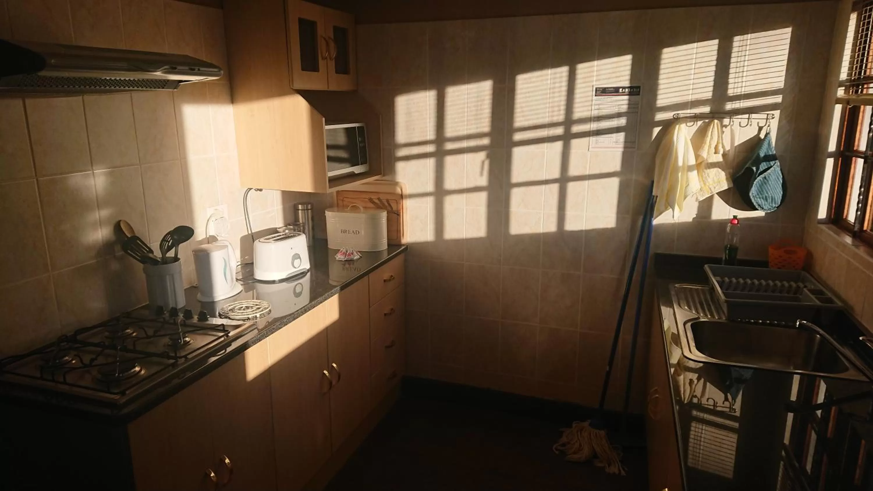 Kitchen/Kitchenette in The Highveld Cape Inn