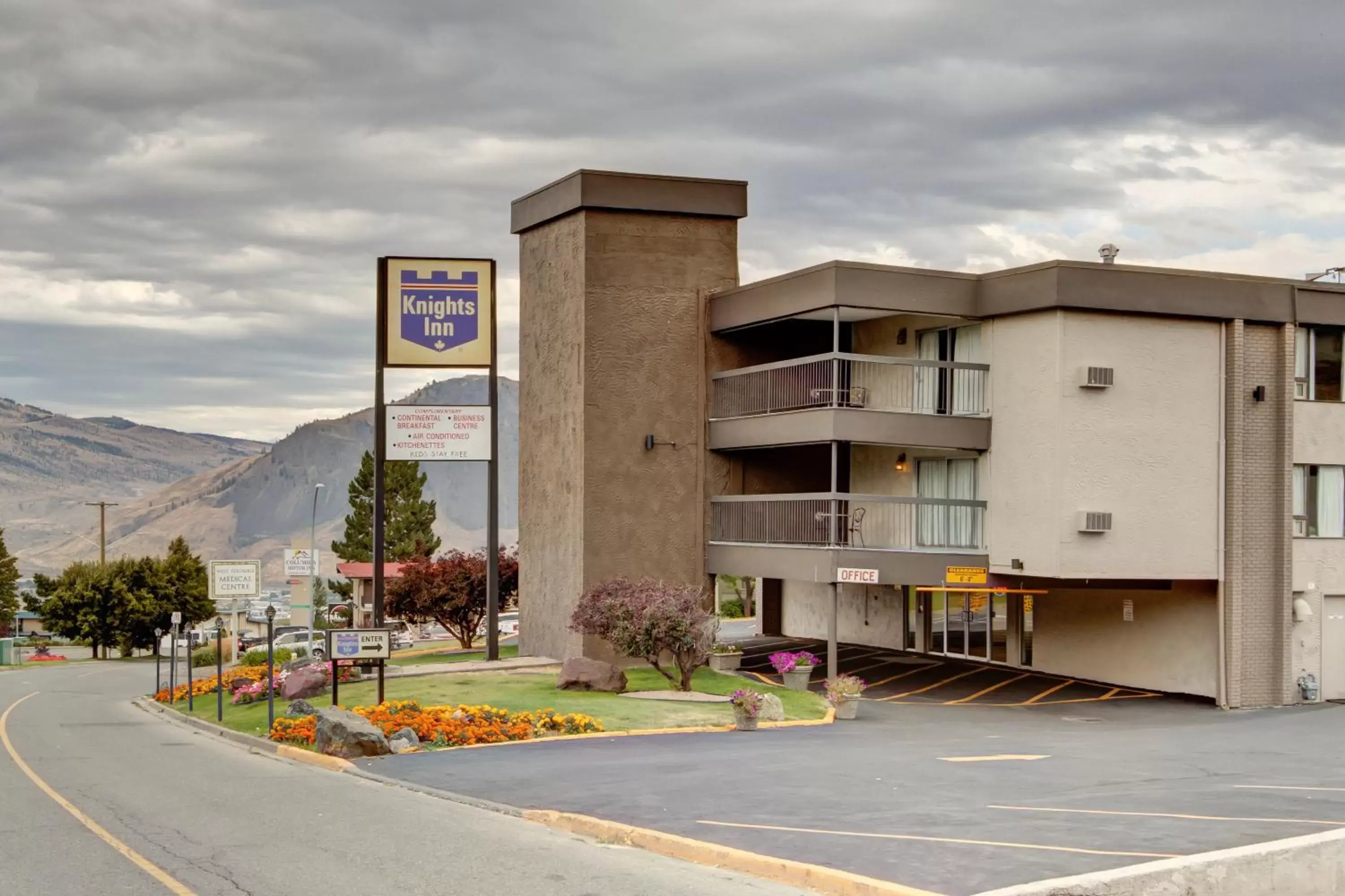 Other, Property Building in Knights Inn Kamloops