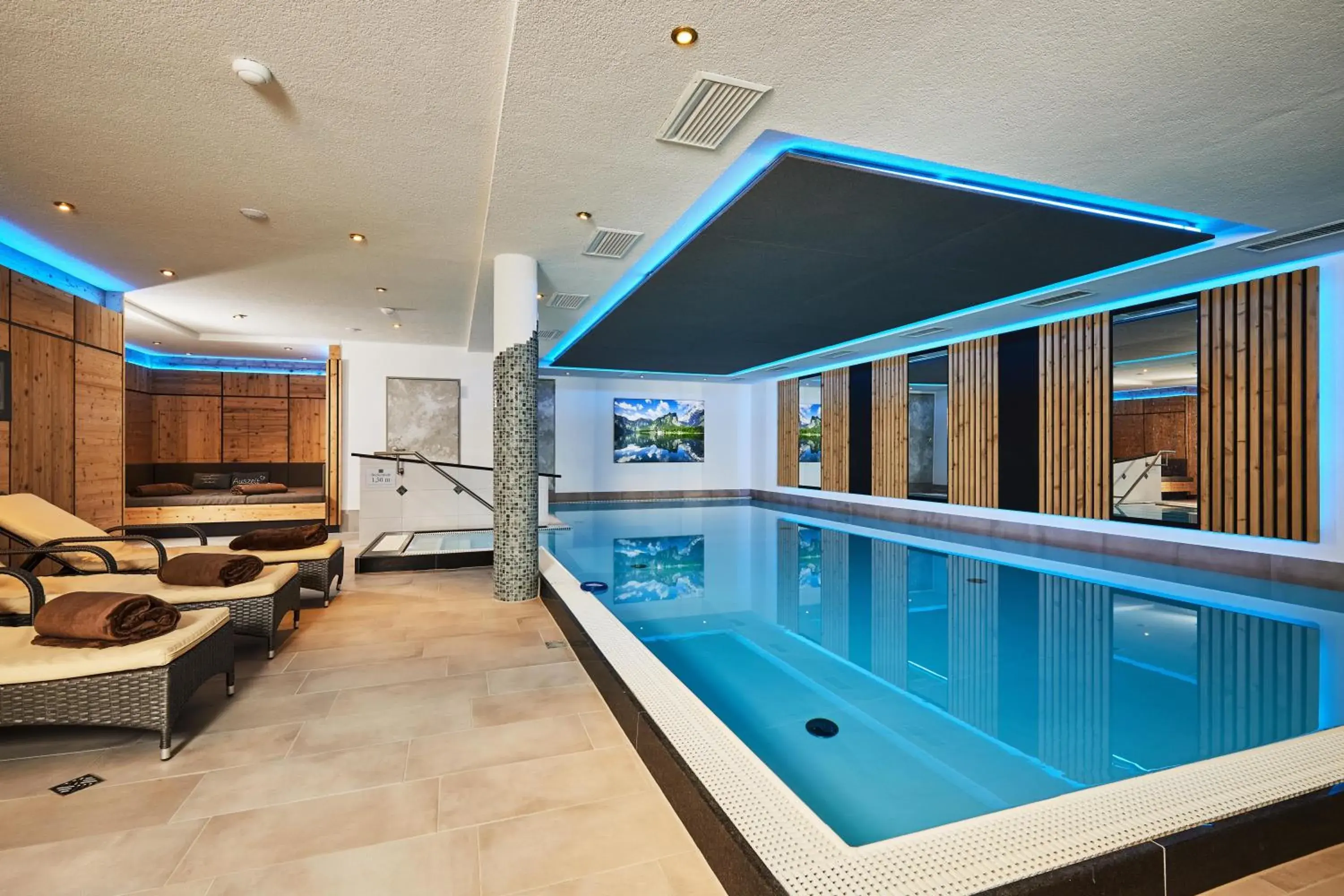 Swimming Pool in Hotel Rupertihof