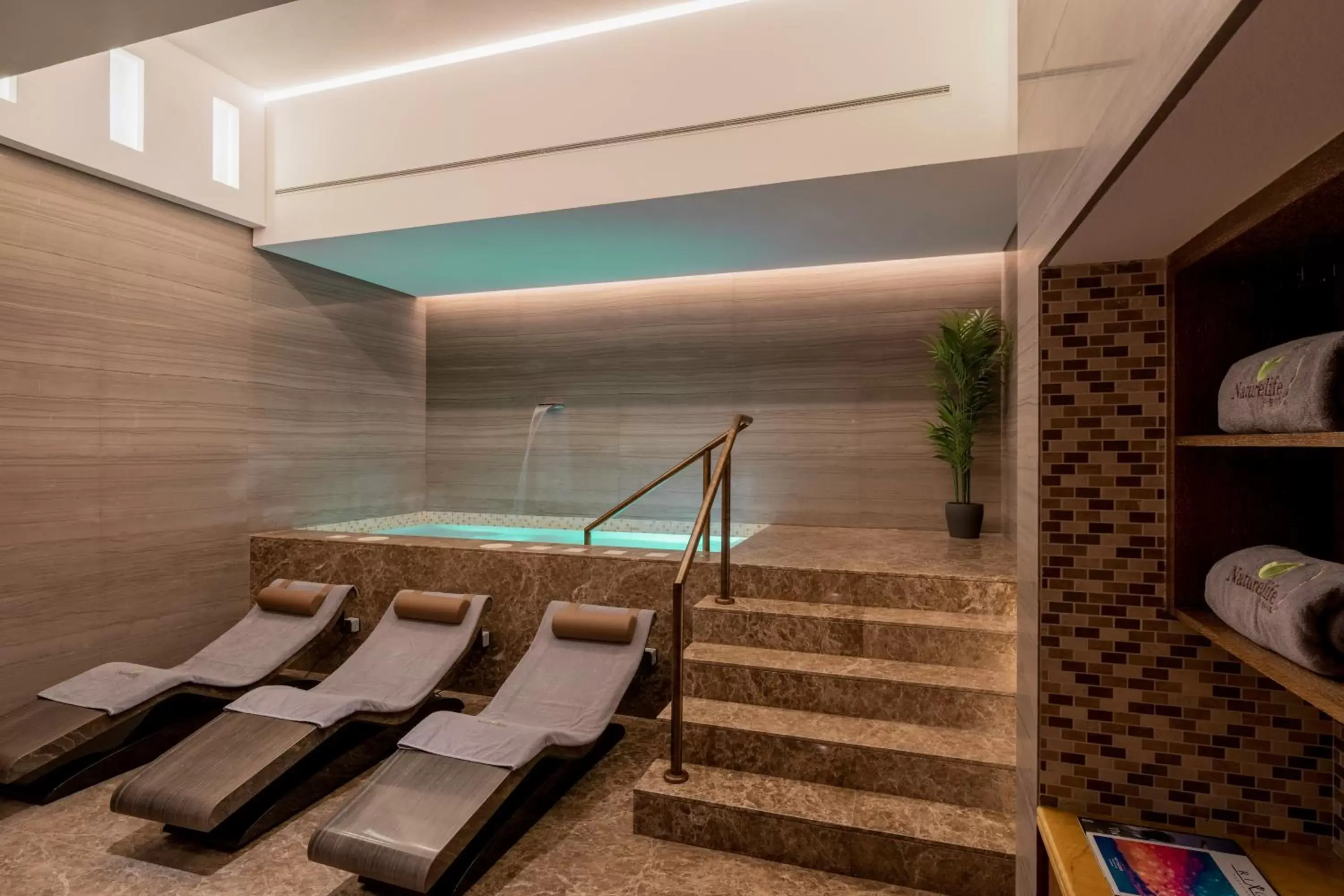 Spa and wellness centre/facilities, Swimming Pool in Rixos Marina Abu Dhabi
