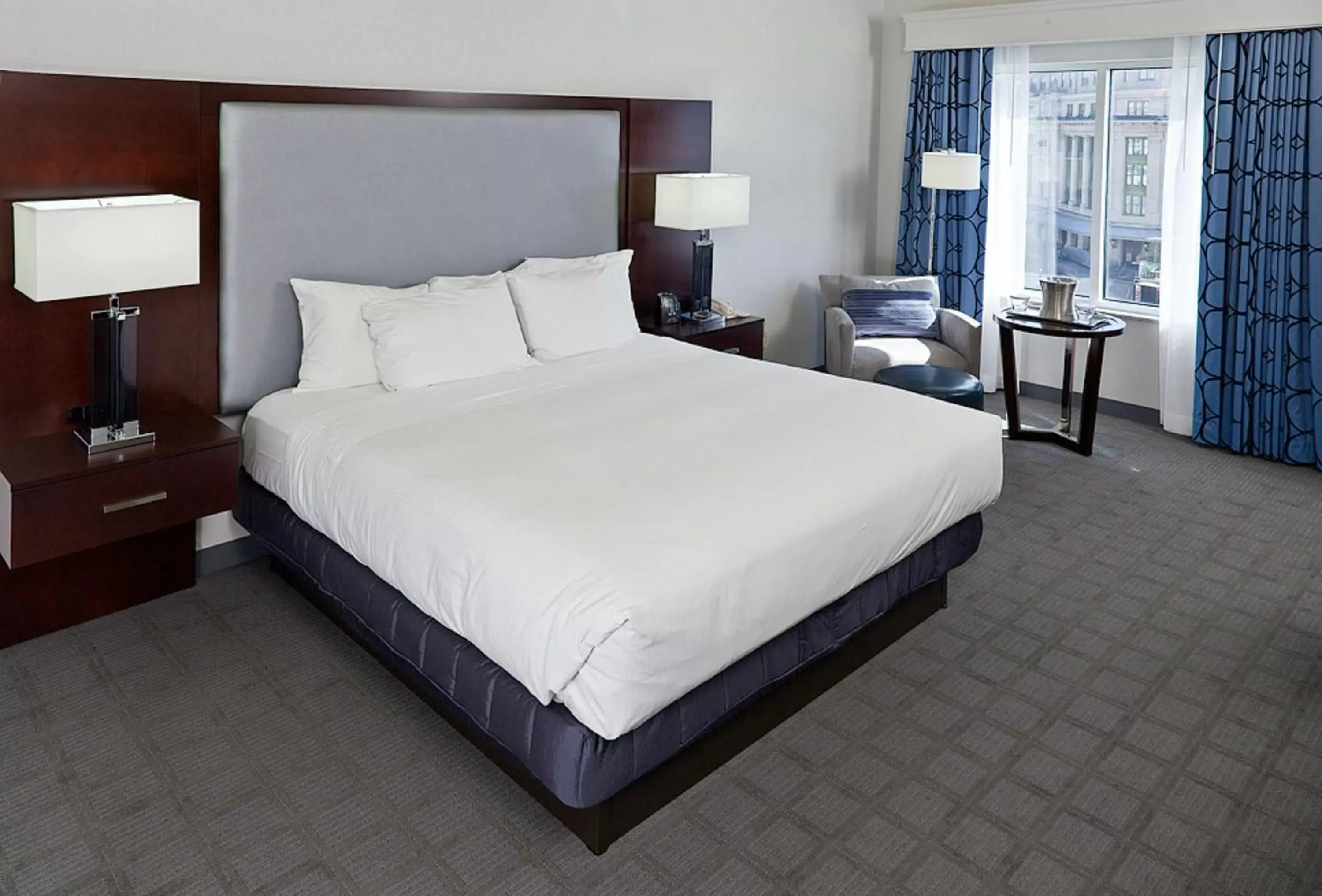 Bed in Hilton Scranton & Conference Center