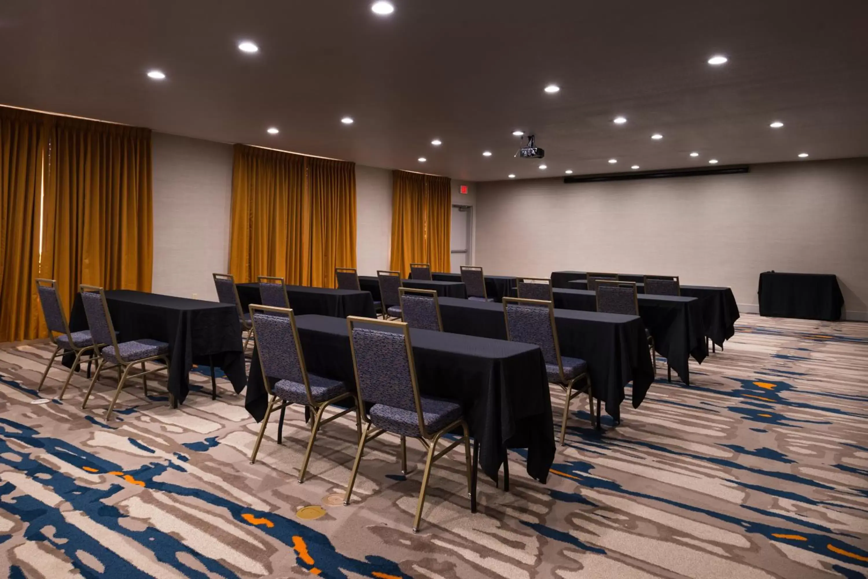 Meeting/conference room in Holiday Inn Express & Suites Alamogordo Highway 54/70, an IHG Hotel