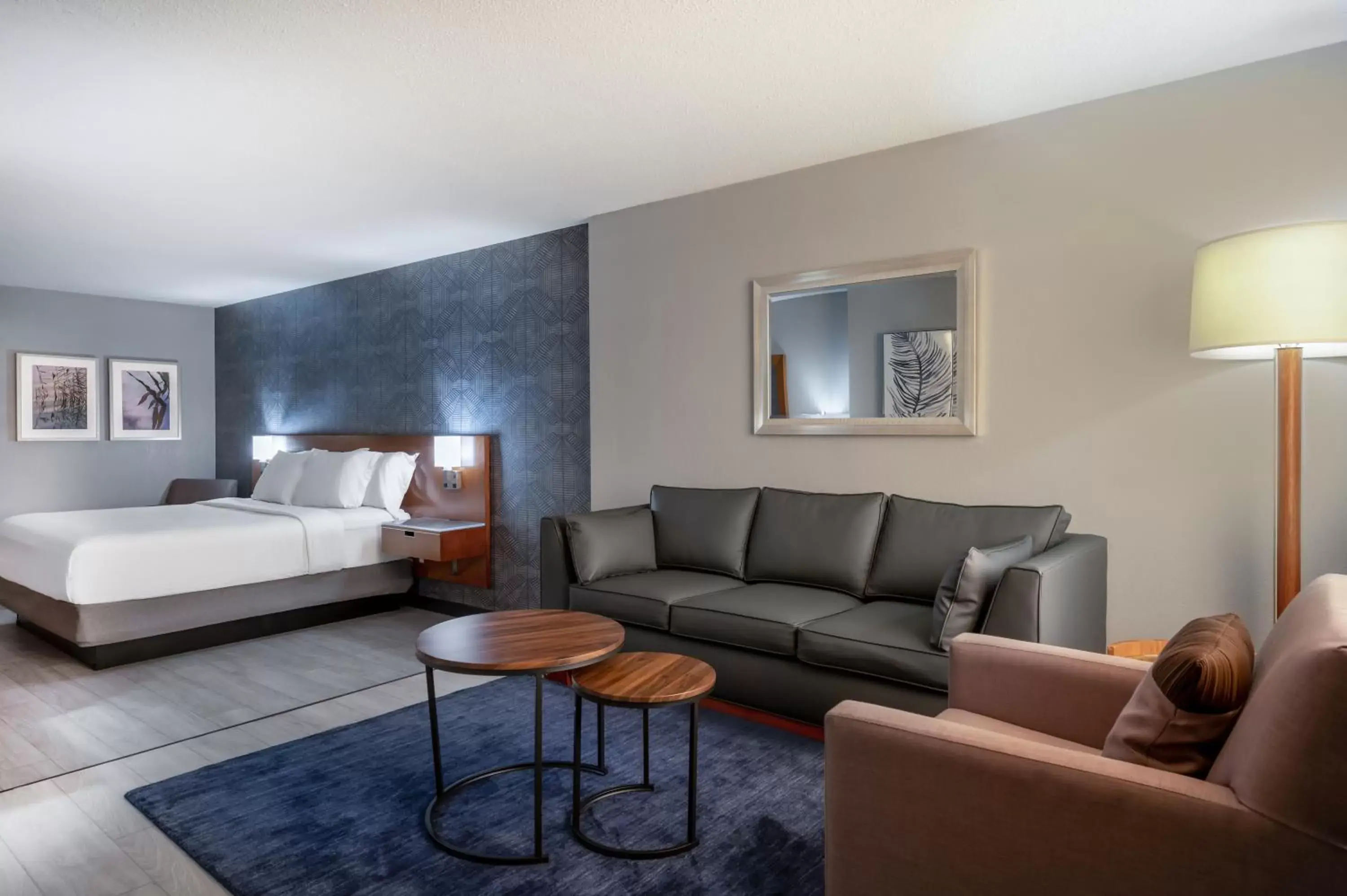 Bed, Seating Area in Wyndham Indianapolis West