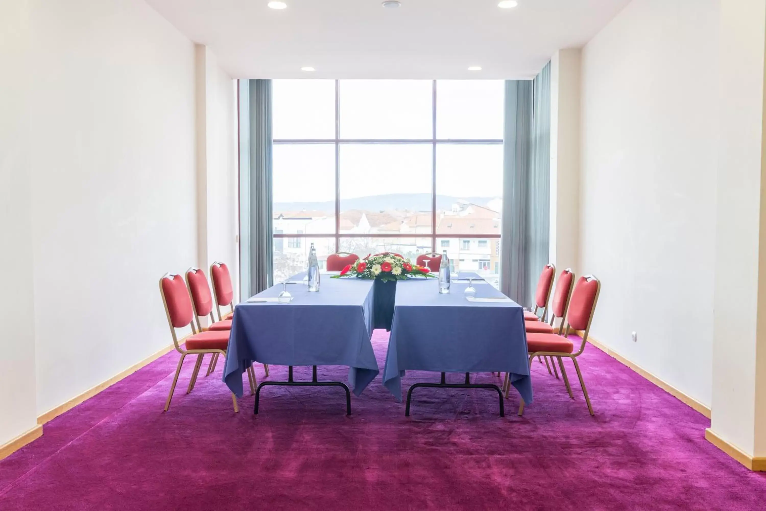 Meeting/conference room, Dining Area in Hotel Eurosol Alcanena