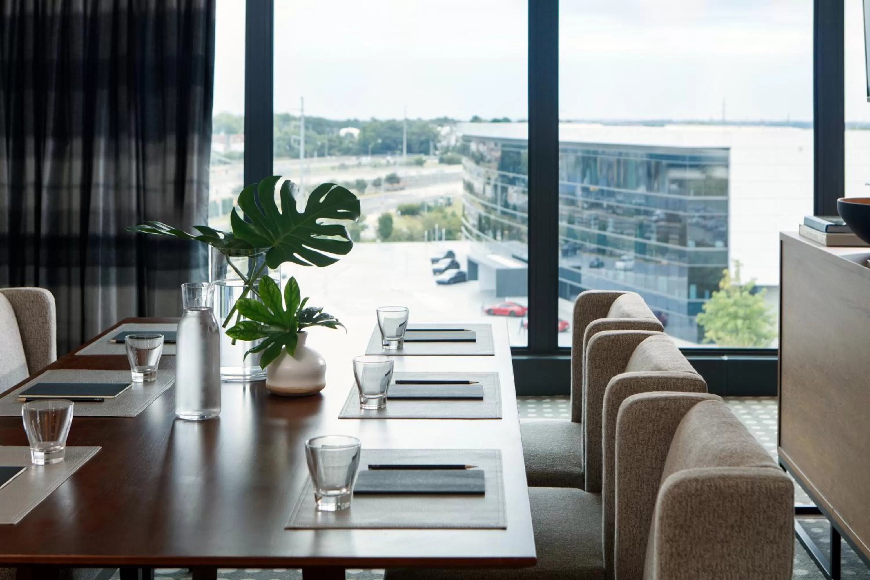 Photo of the whole room in Kimpton Overland Hotel - Atlanta Airport by IHG