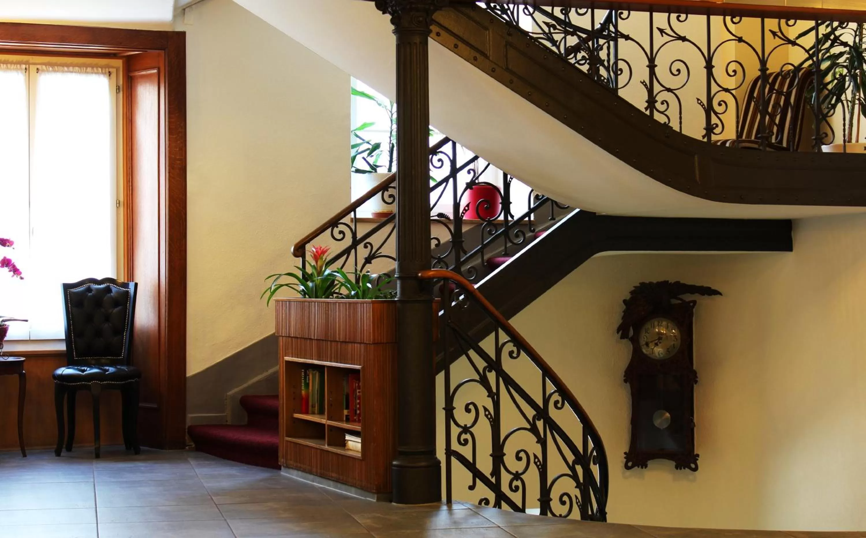 Property building in Hotel Weisses Kreuz