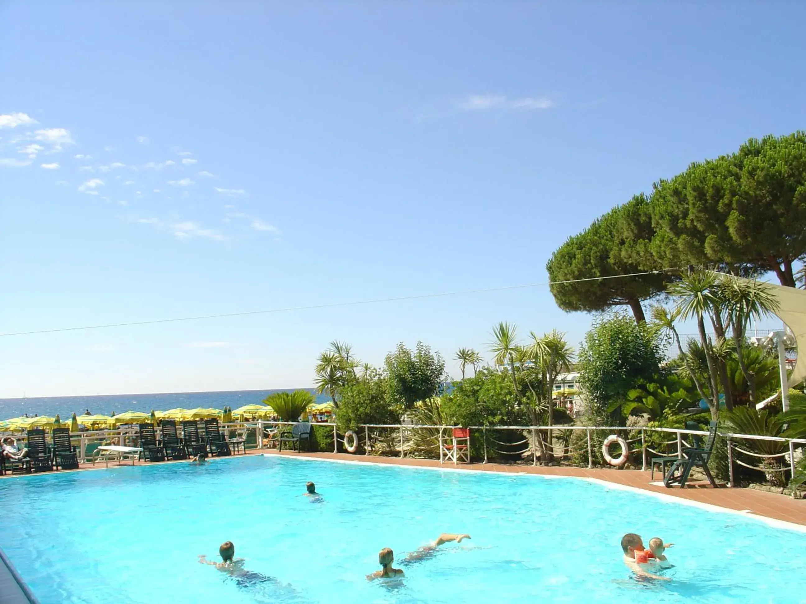 Swimming Pool in Hotel Gabriella